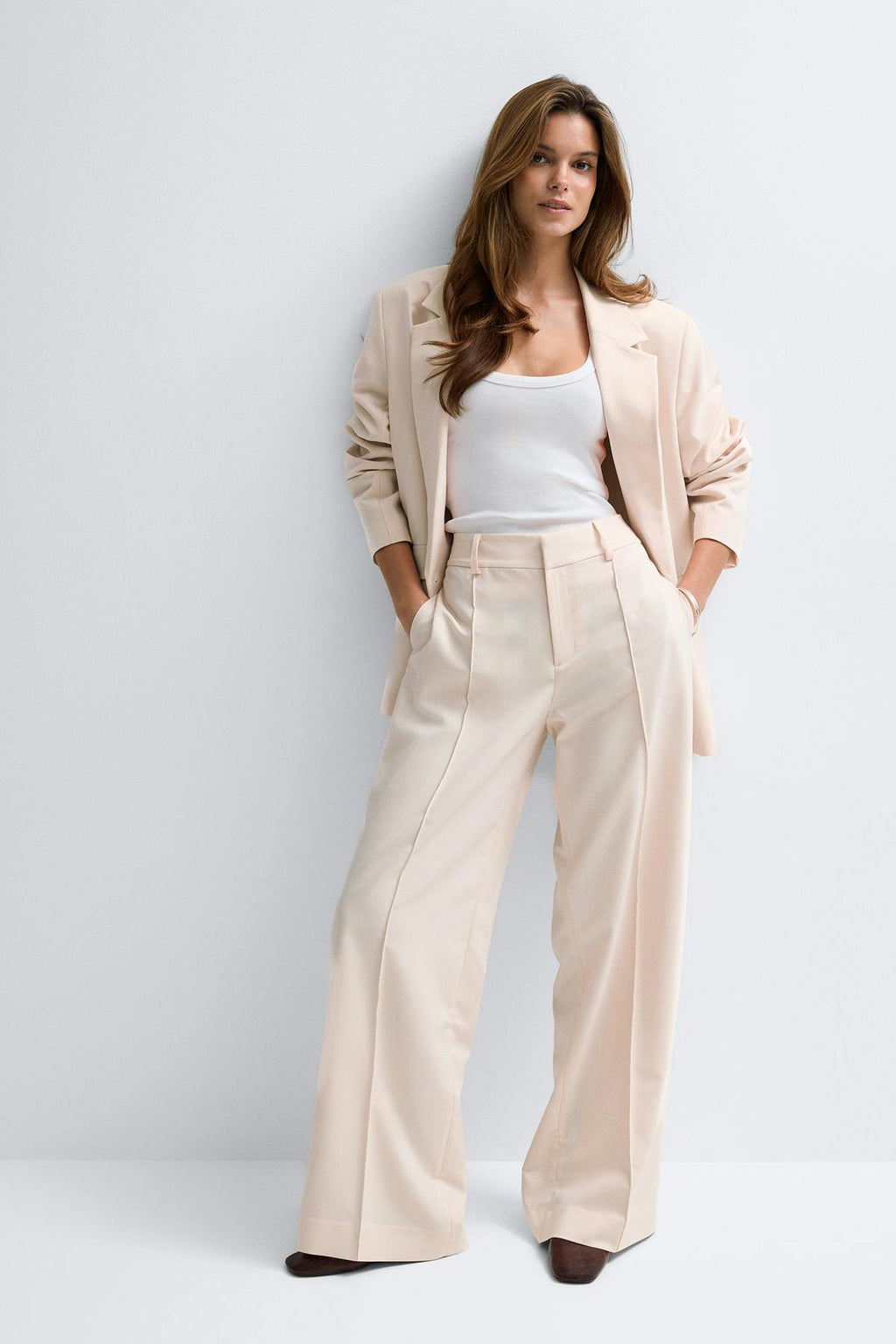 Mid waist wide trousers
