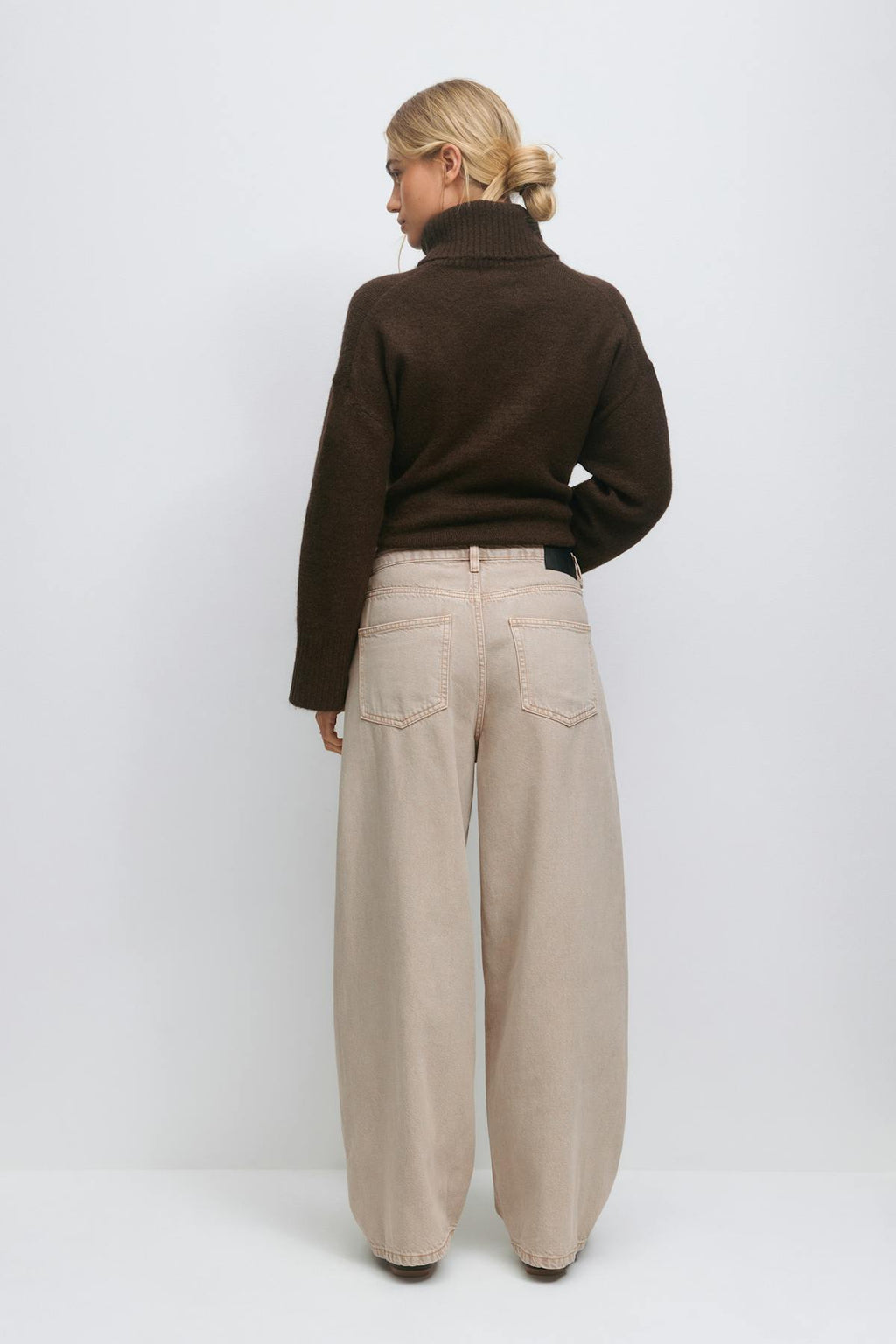 Barrel balloon jeans