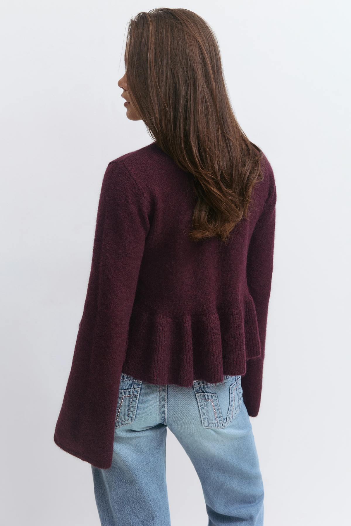 Y knitted peplum sweater