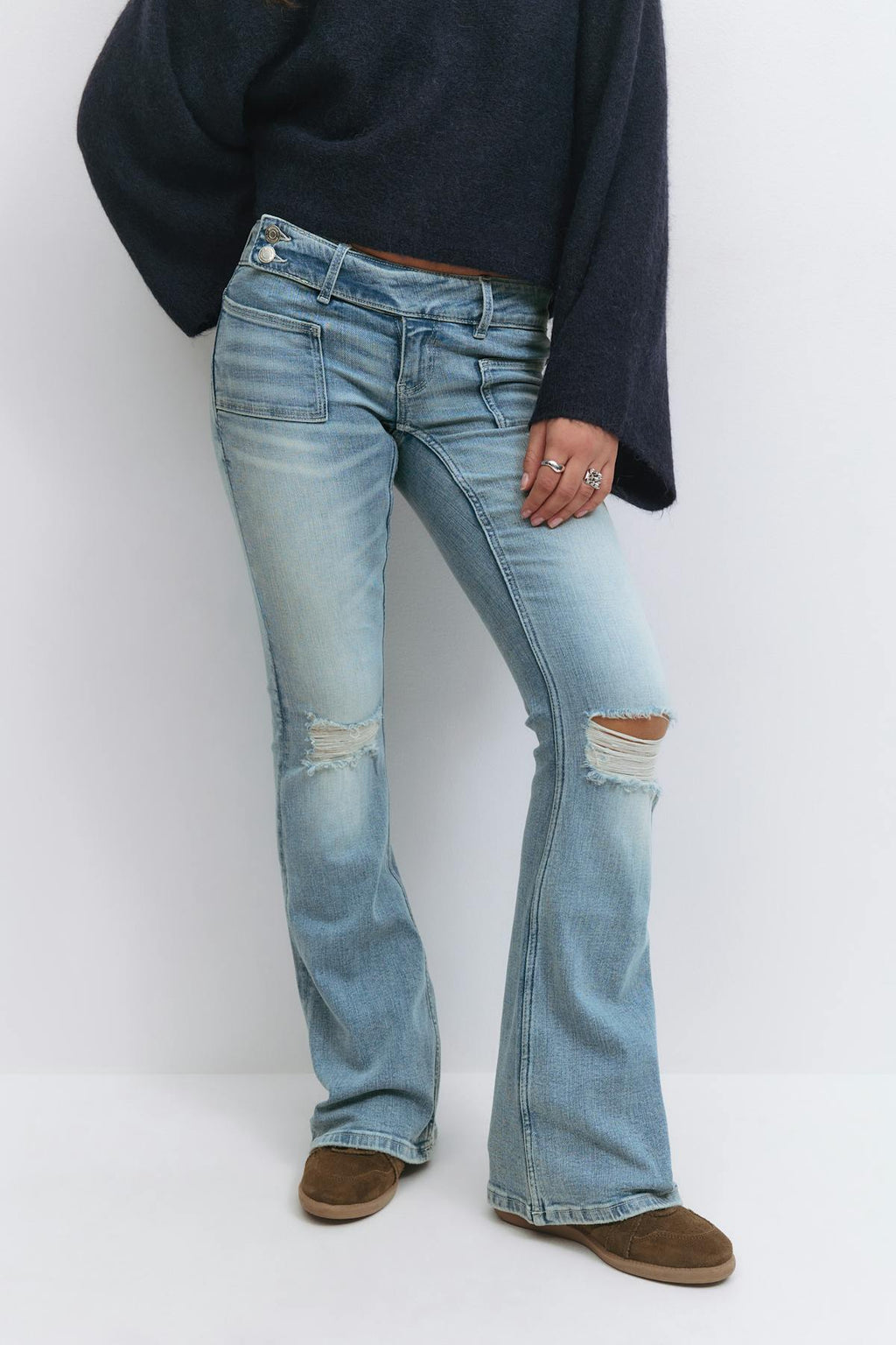 Y pleated flare jeans