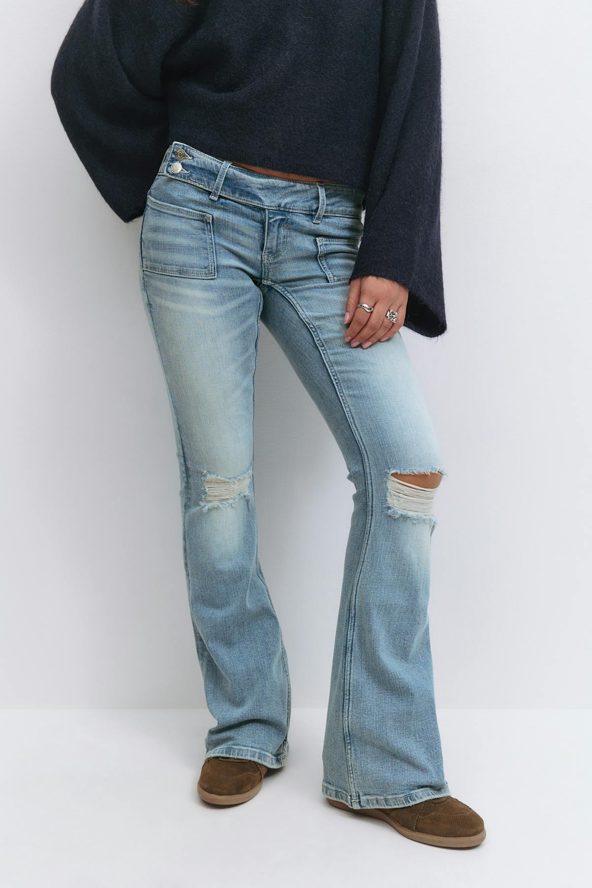 Y pleated flare jeans