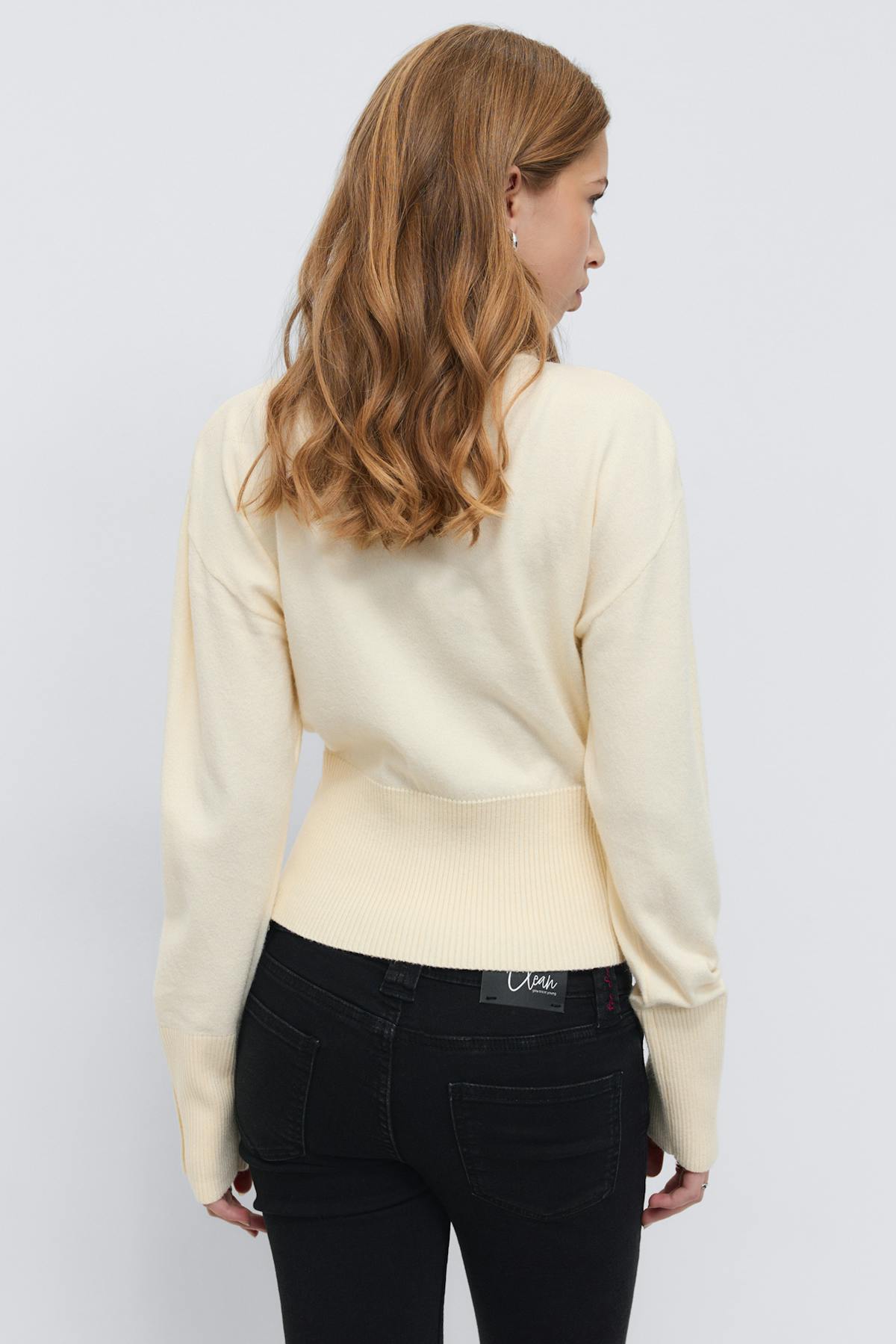 Y shaped knitted cardigan