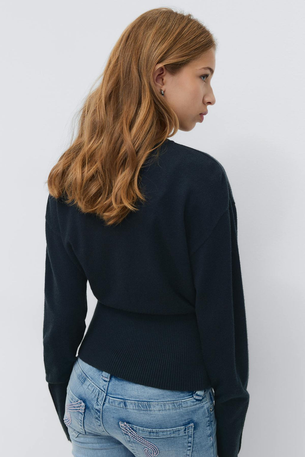 Y shaped knitted cardigan