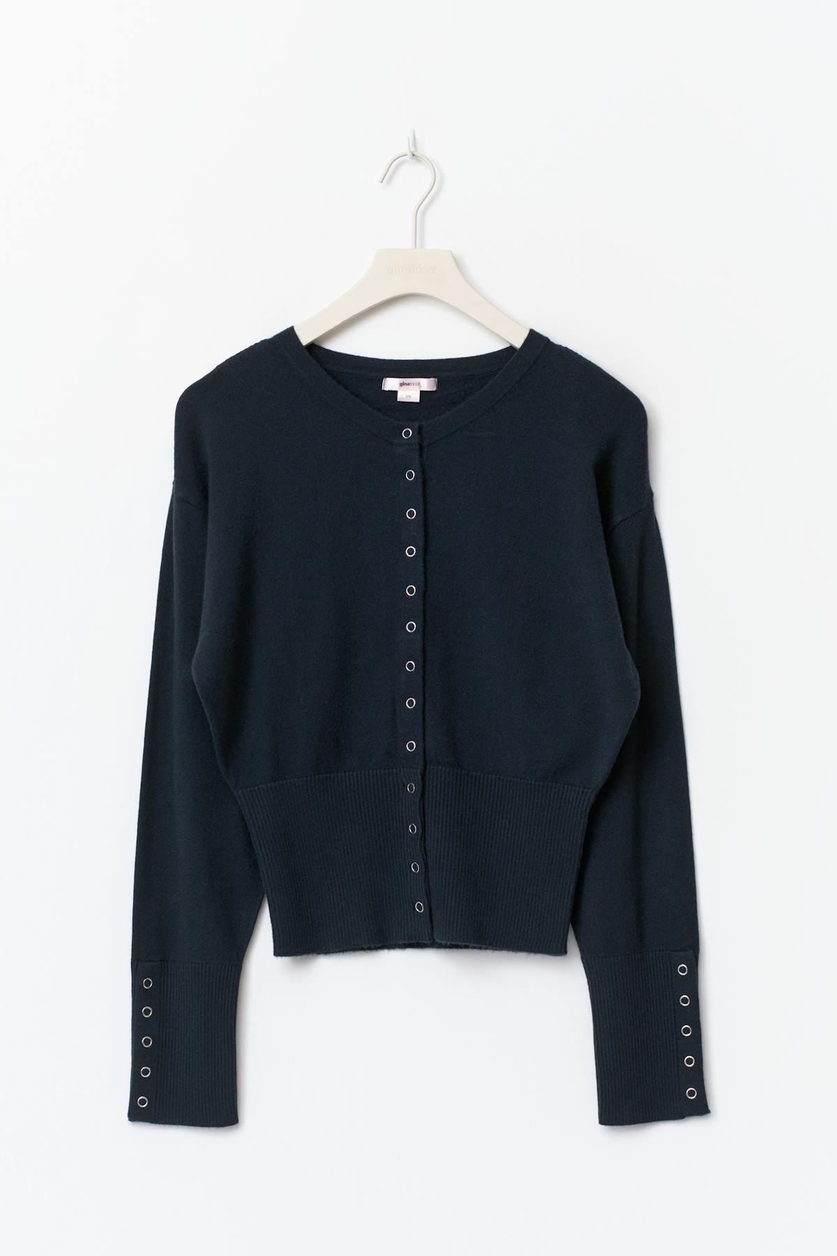 Y shaped knitted cardigan