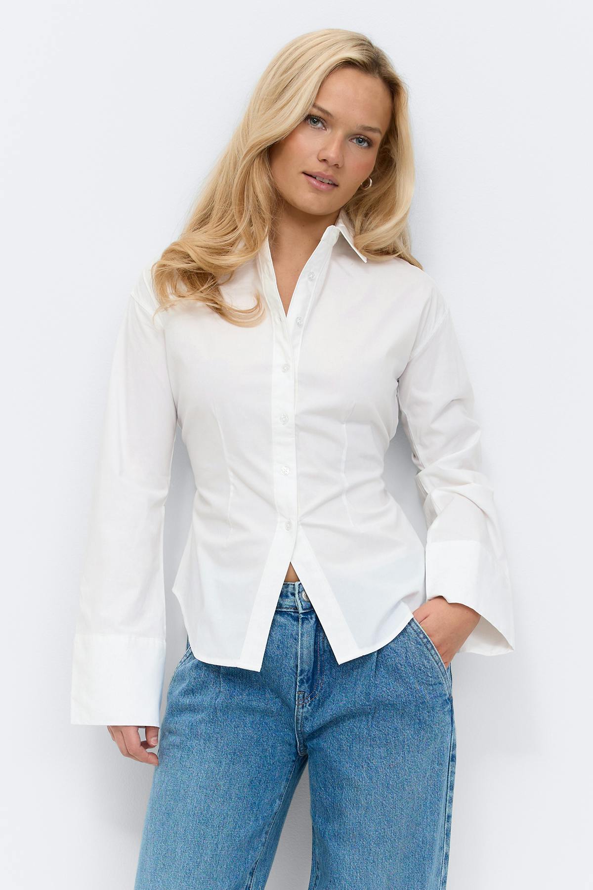 Shaped blouse