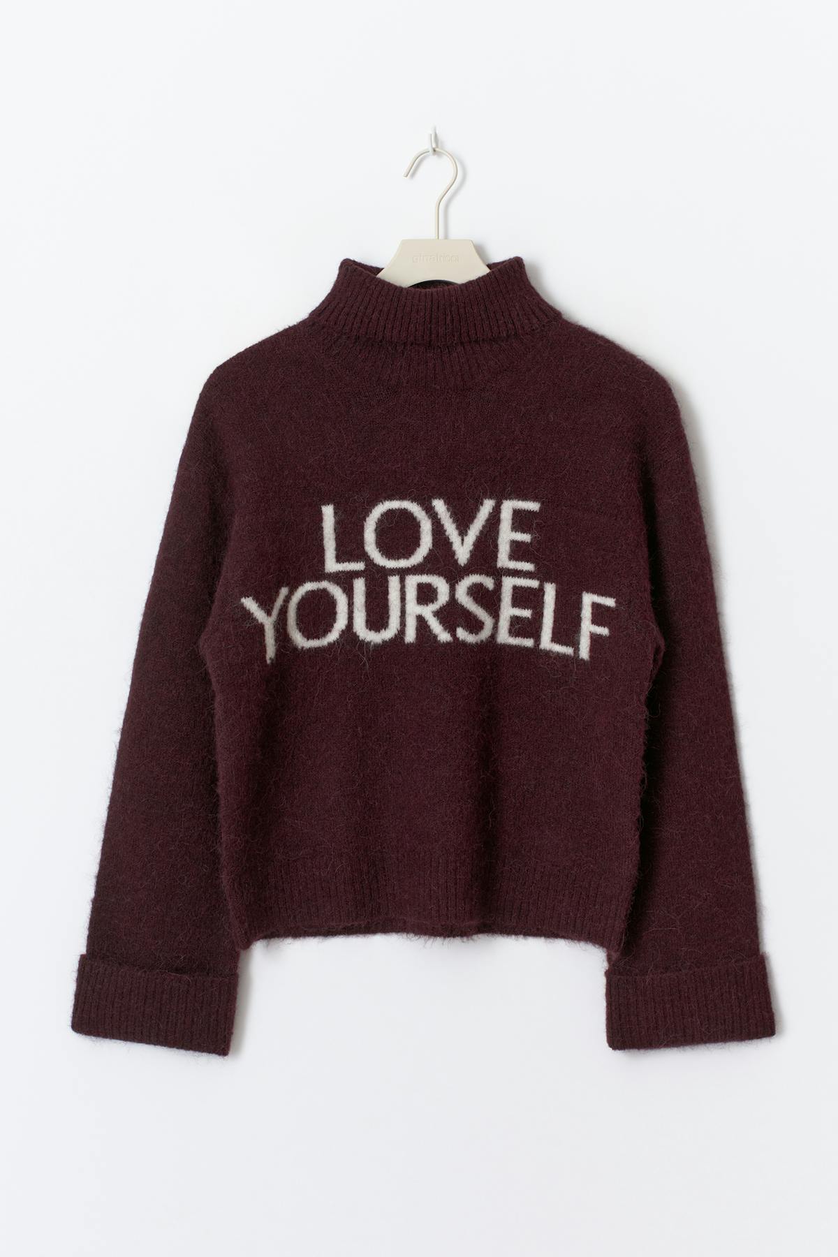 Y knitted turtleneck sweater