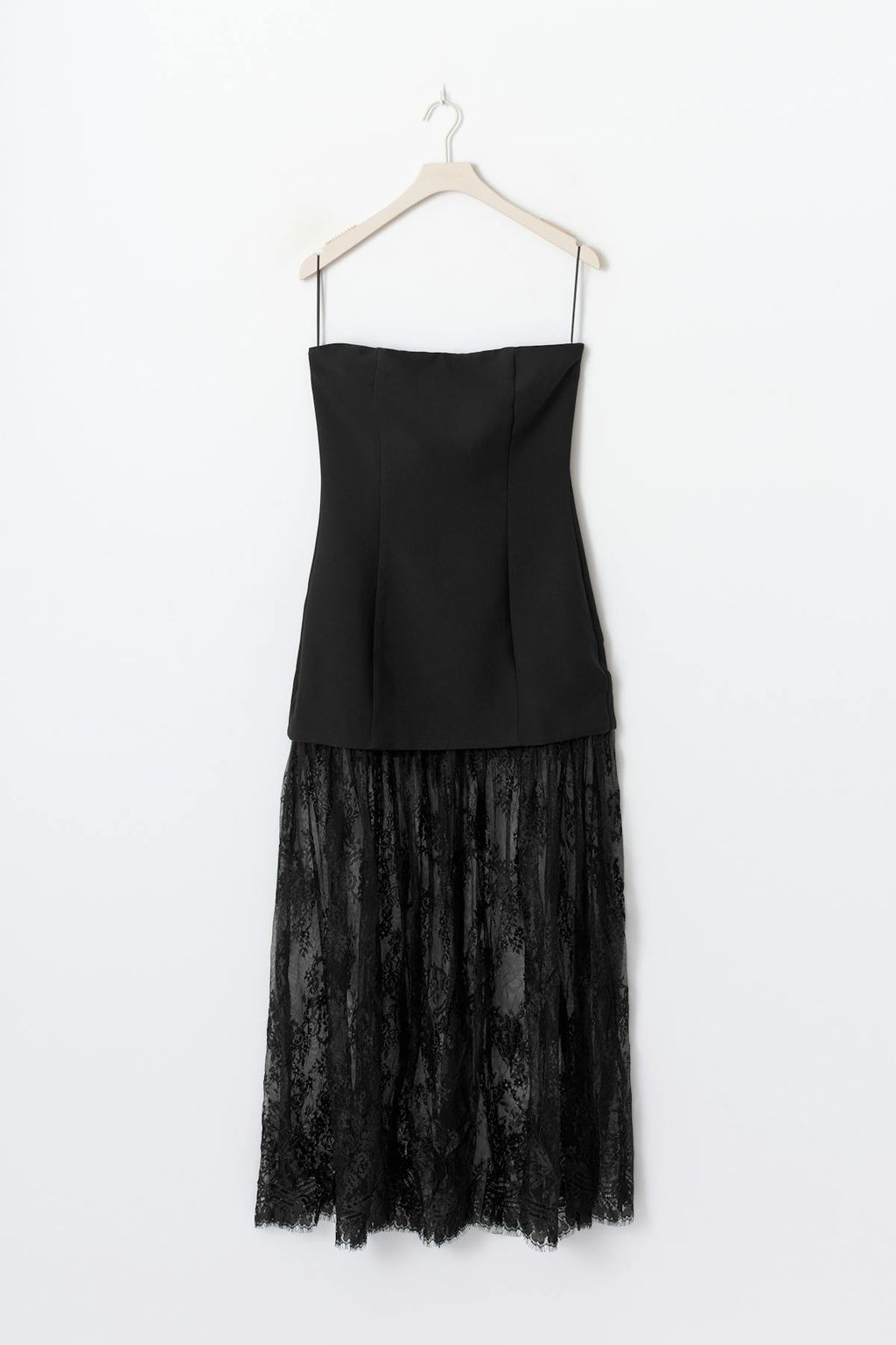 Sleeveless lace maxi dress