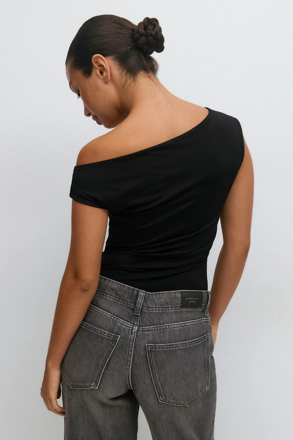 Metal detail top