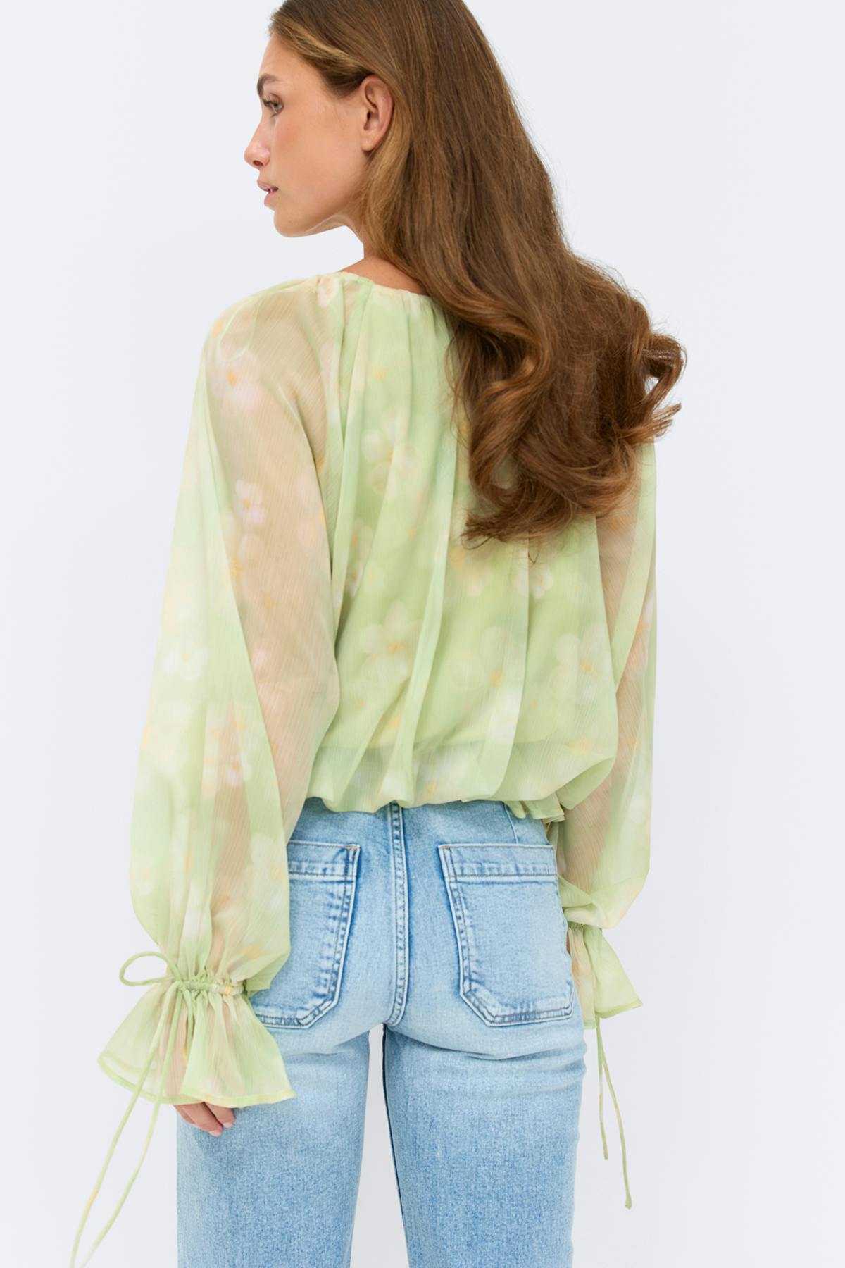 Wavy blouse