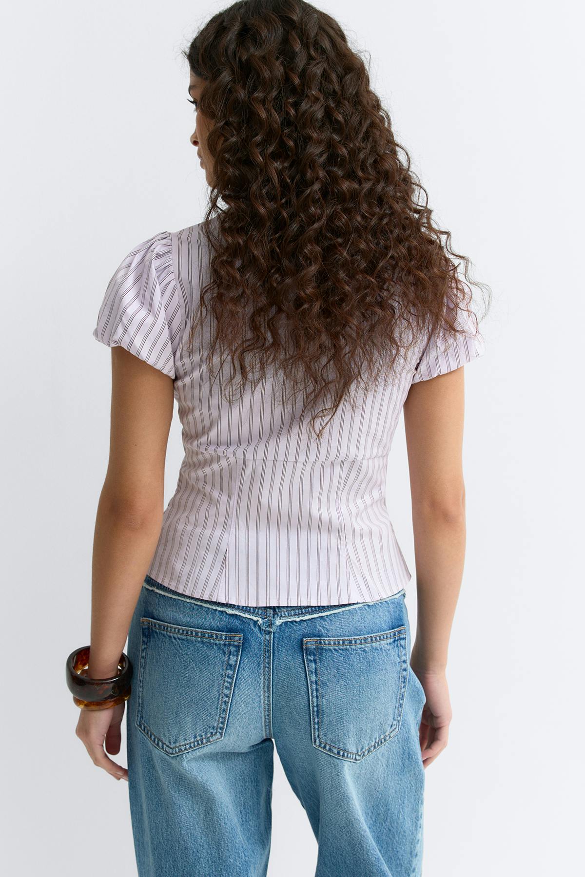 Puff sleeve shirt