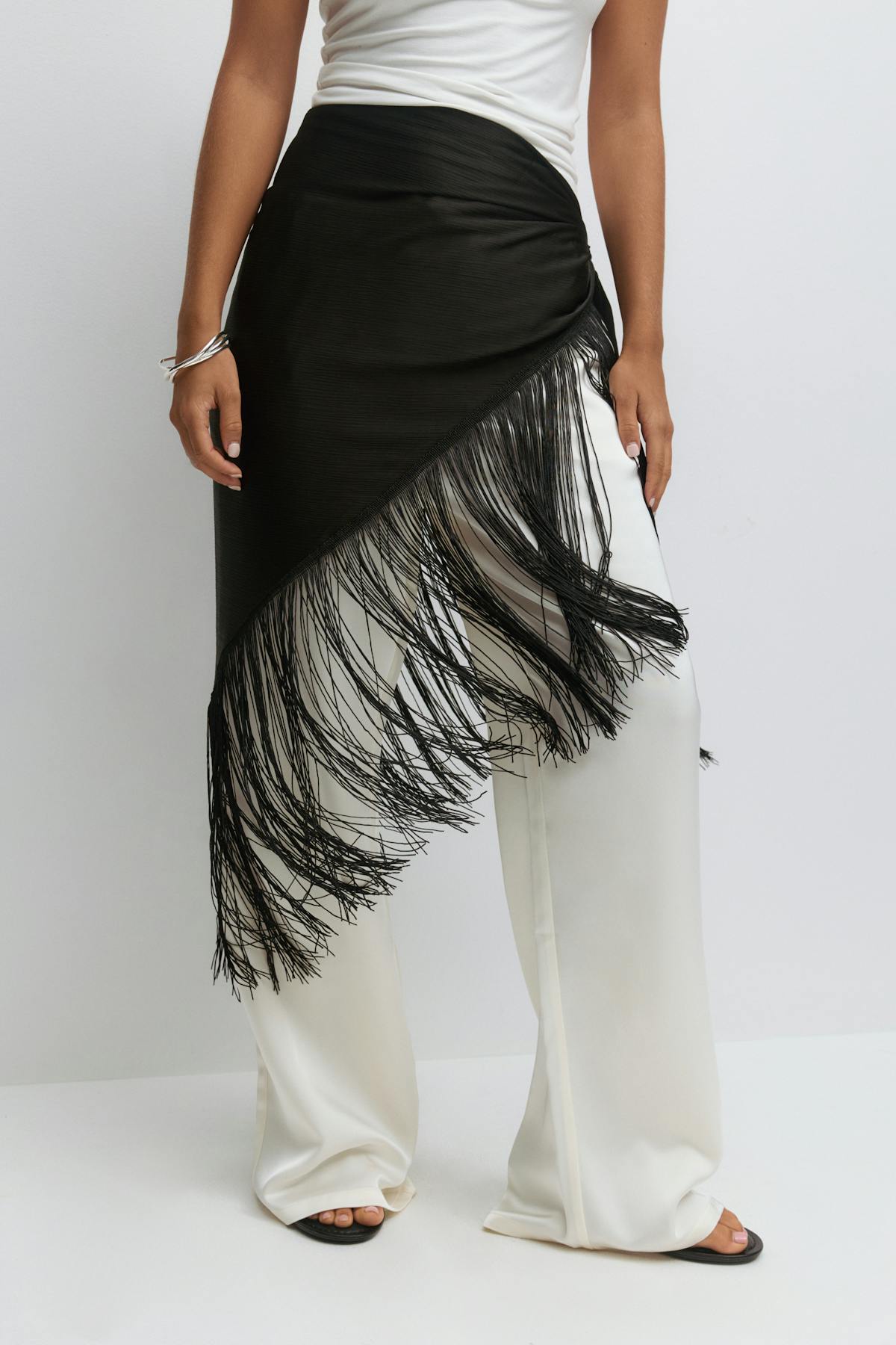 Triangle fringe scarf