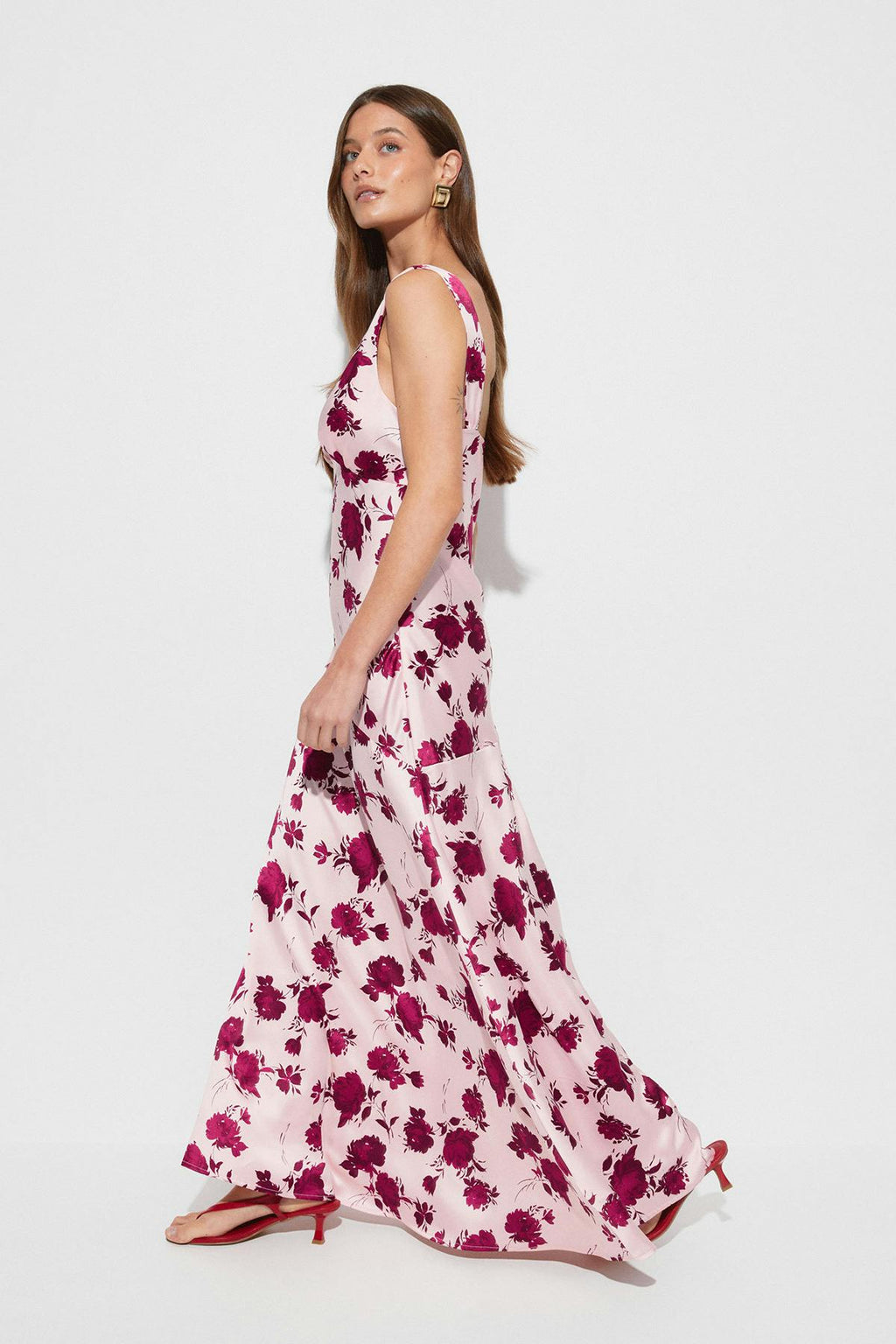 Sleeveless satin maxi dress