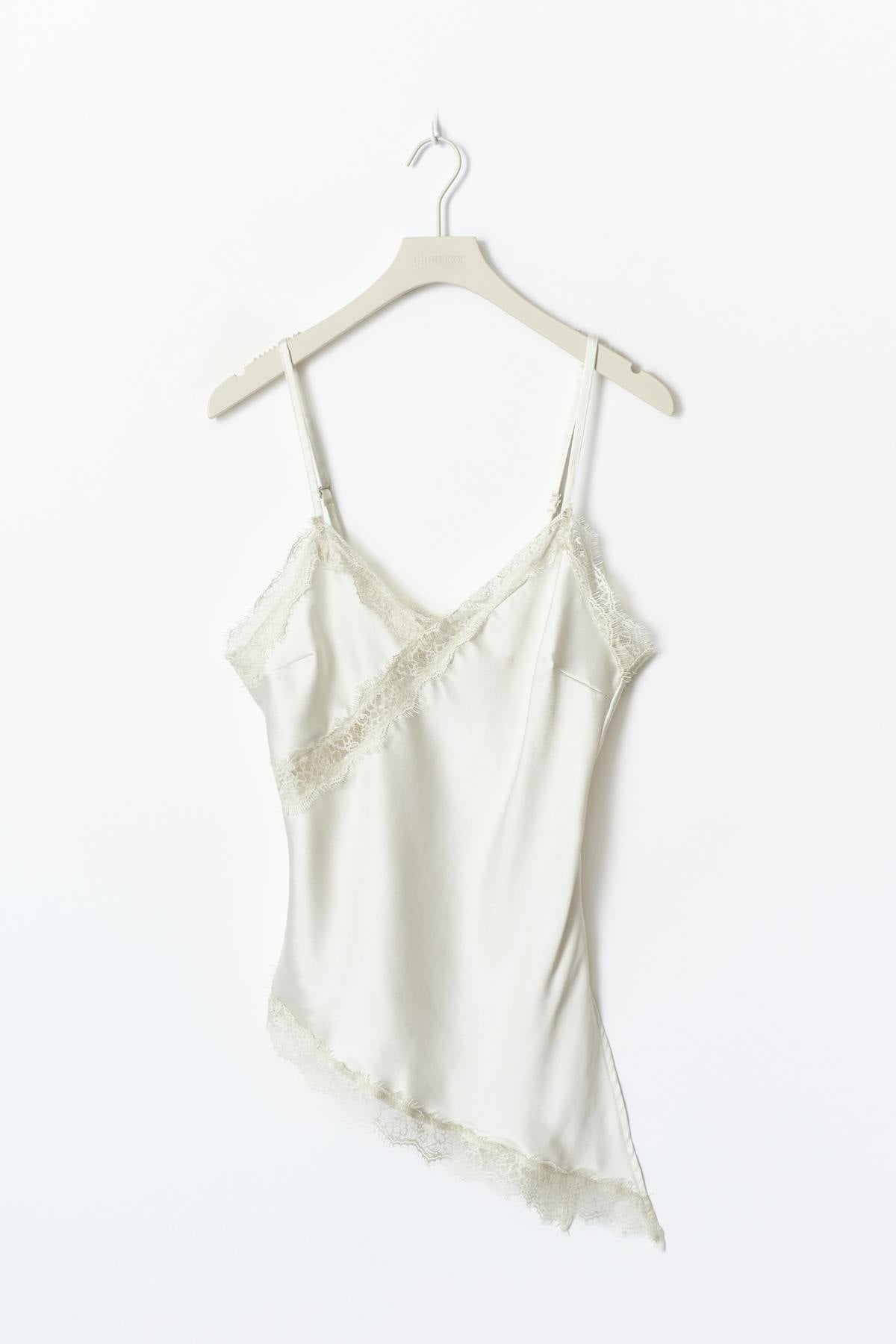 Satin asymmetric singlet