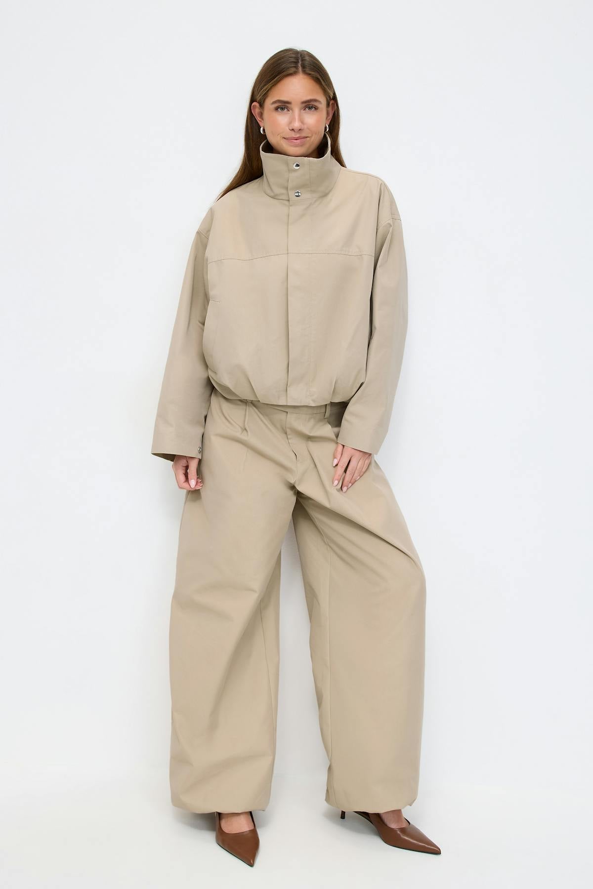 High neck short jacket