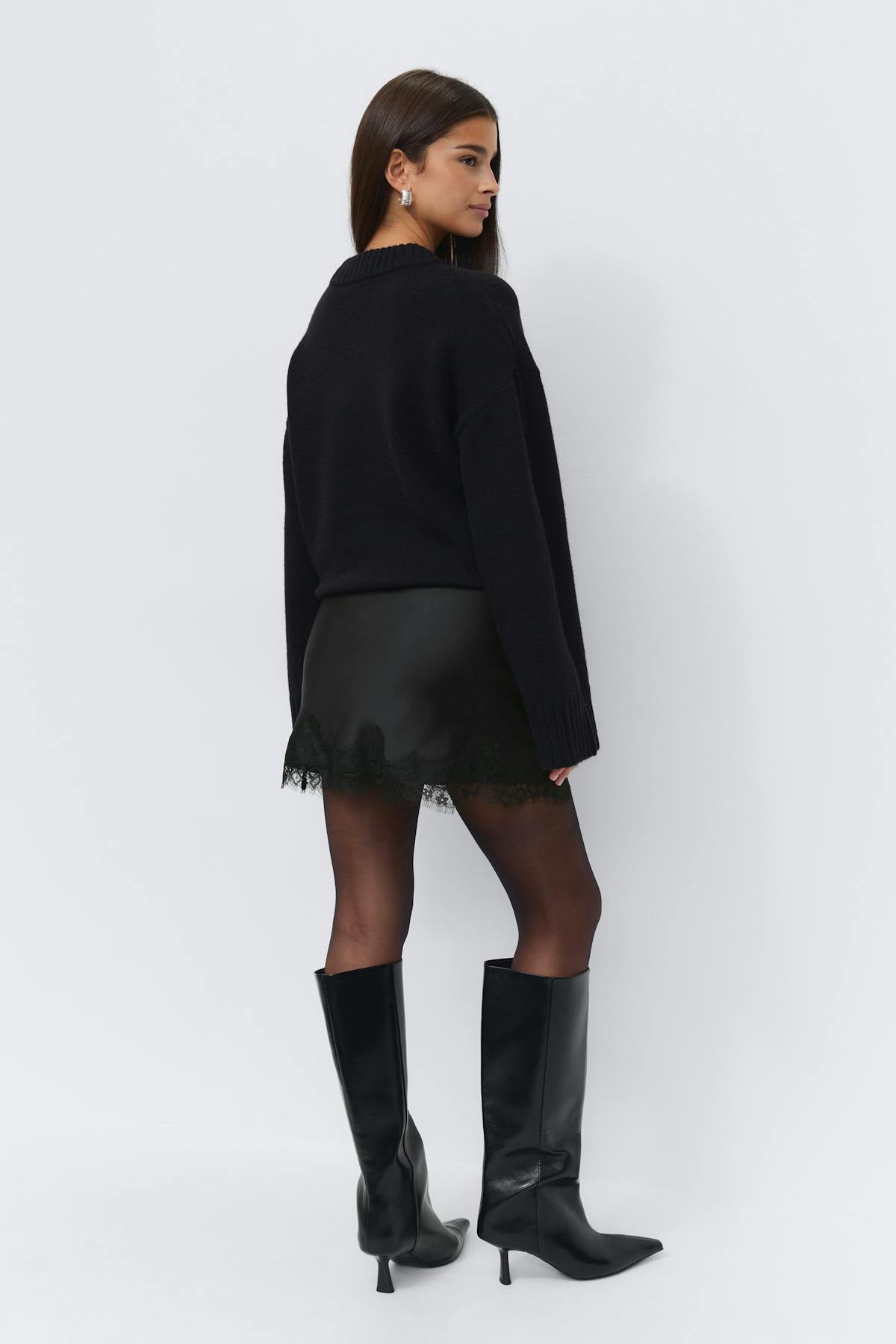 Mini lace skirt