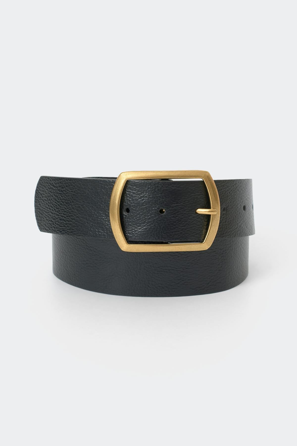 Large buckle belt