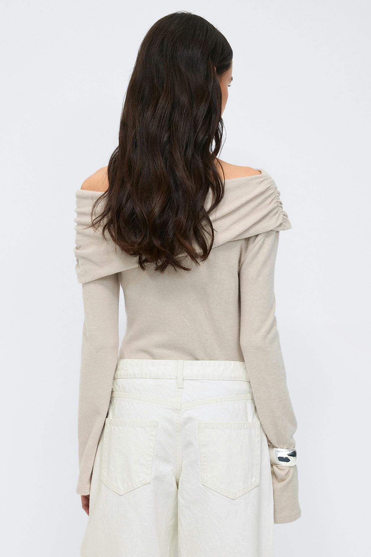 One shoulder top