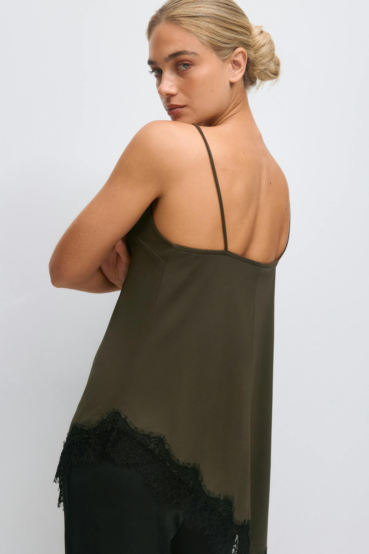 Asymmetric lace singlet
