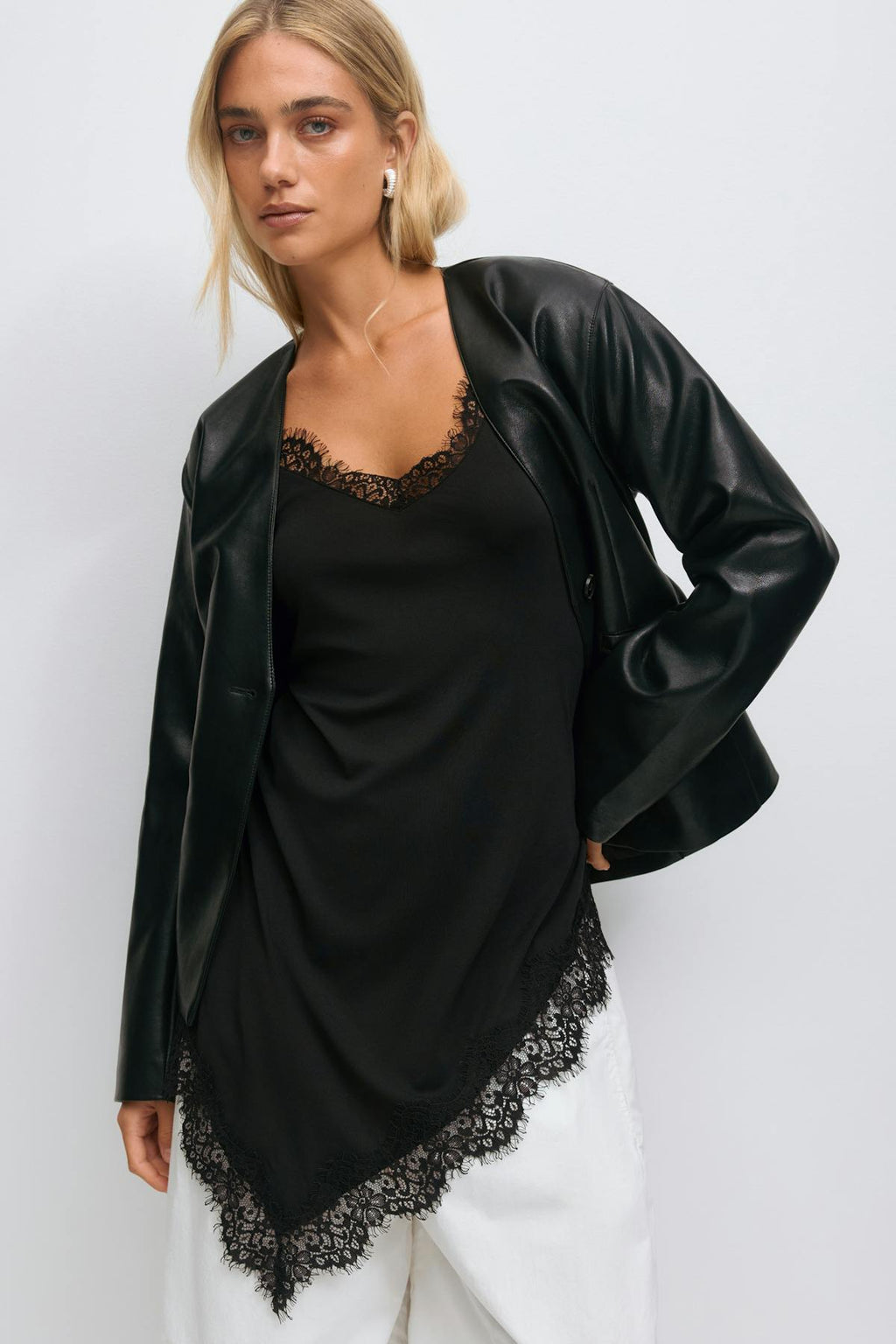 Asymmetric lace singlet
