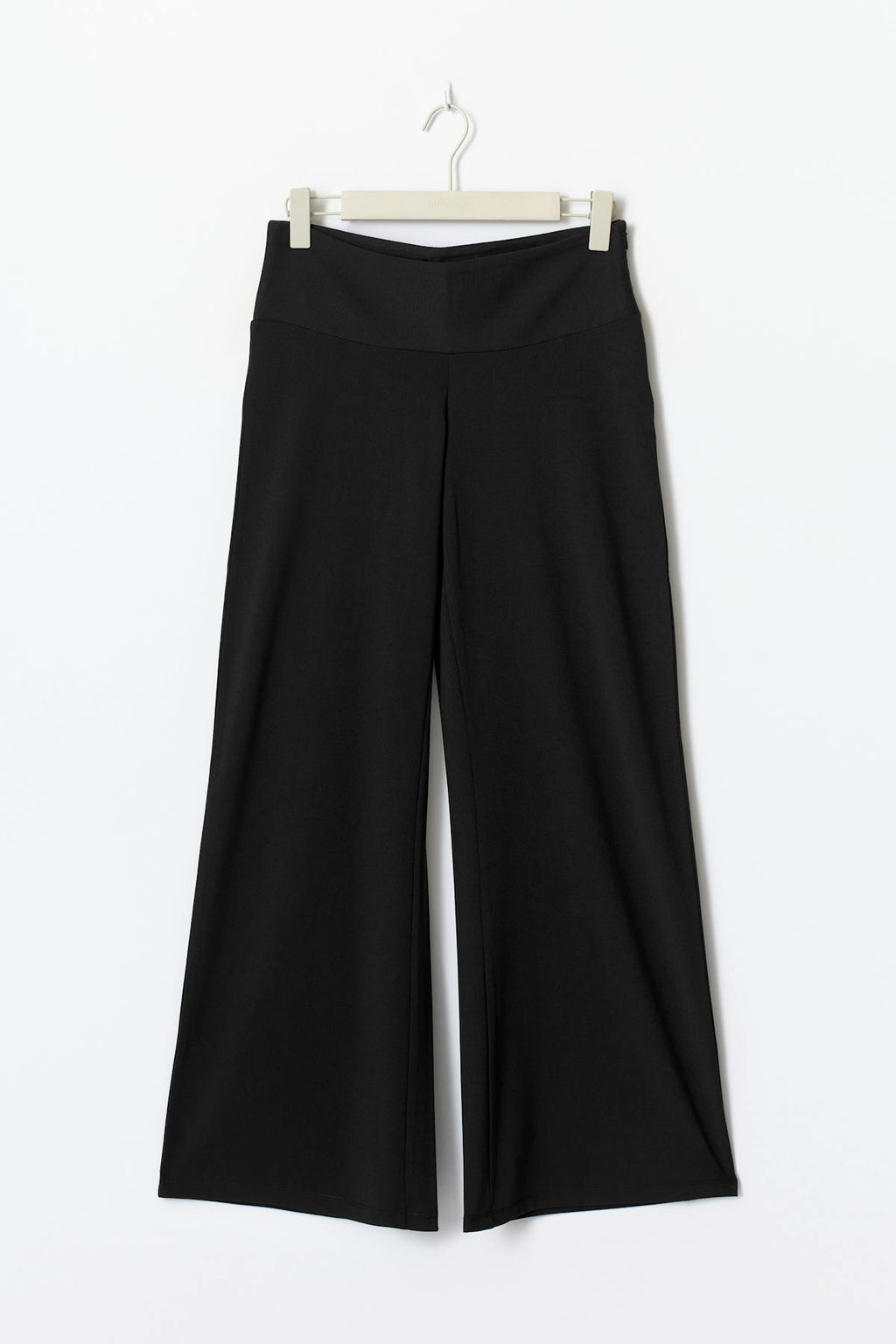 Low waist trousers