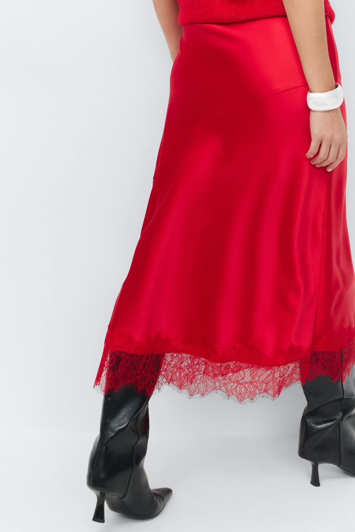 Lace skirt
