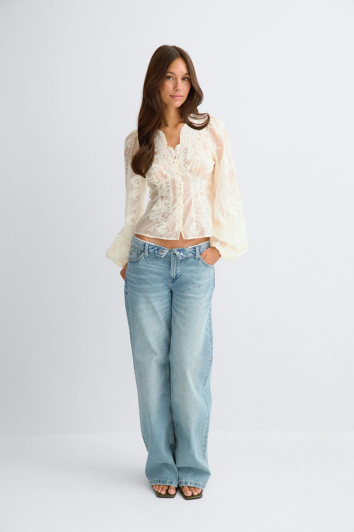Shaped blouse