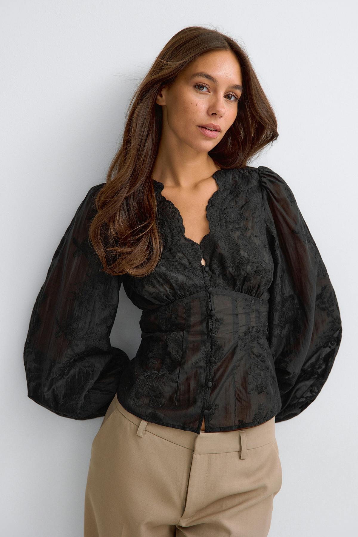 Shaped blouse
