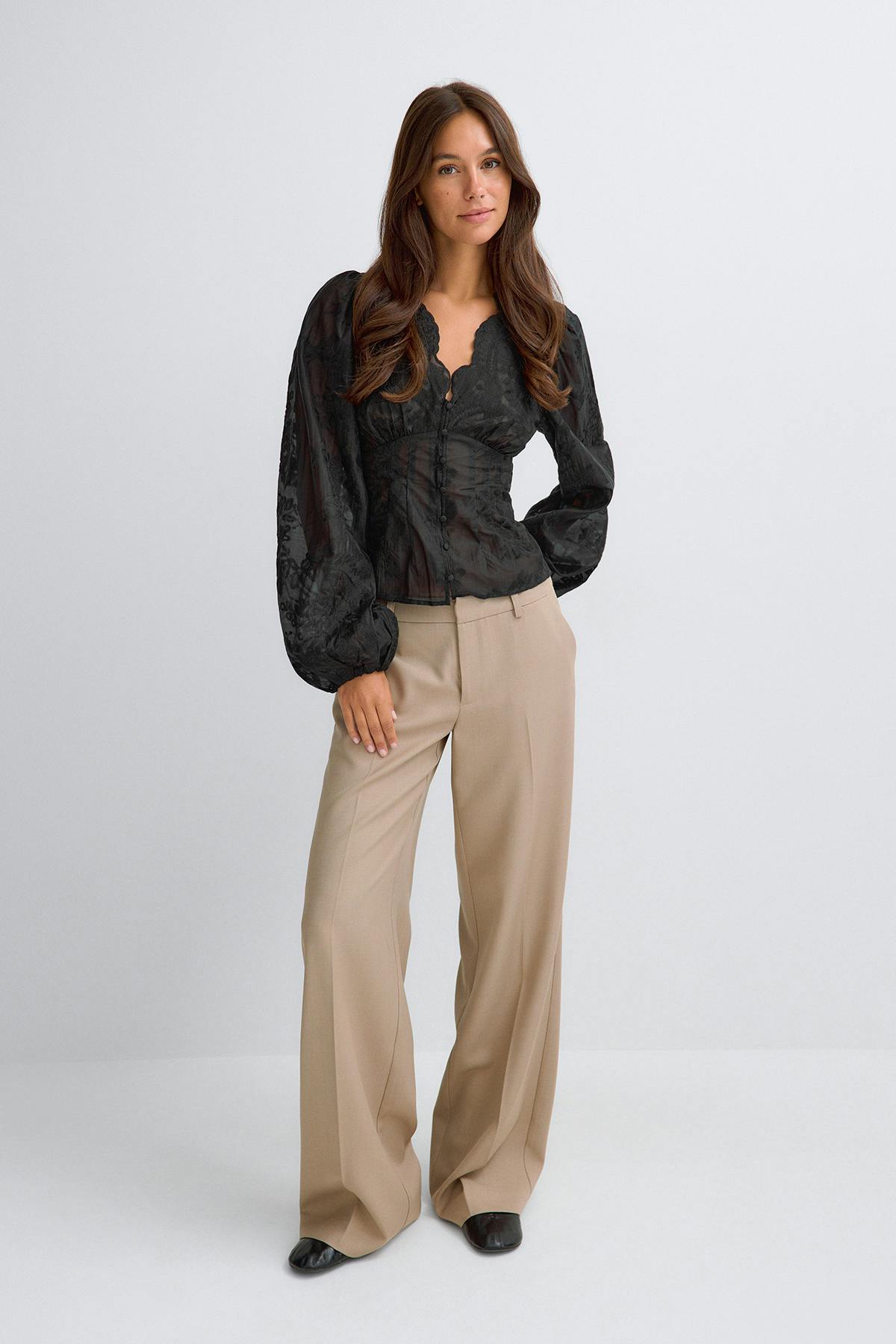 Shaped blouse