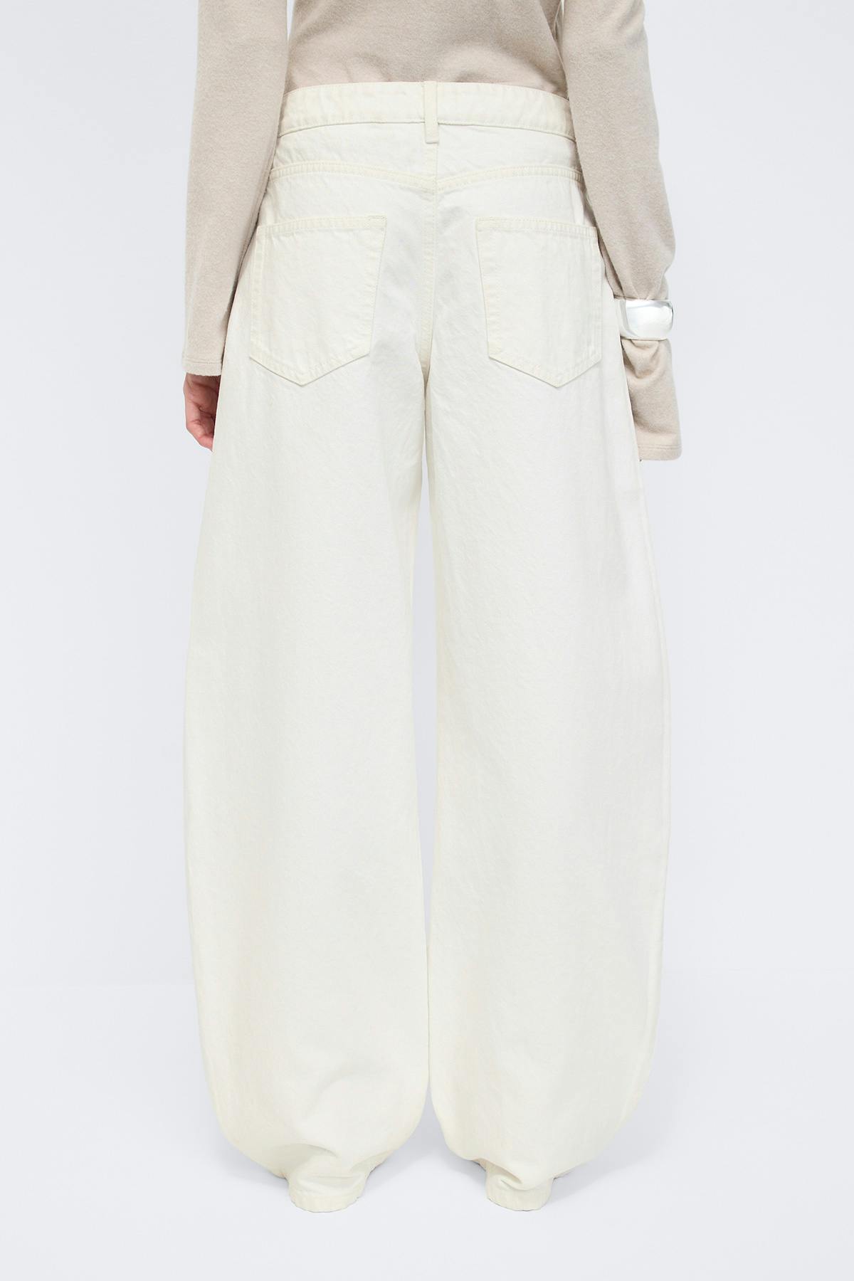 Balloon jeans