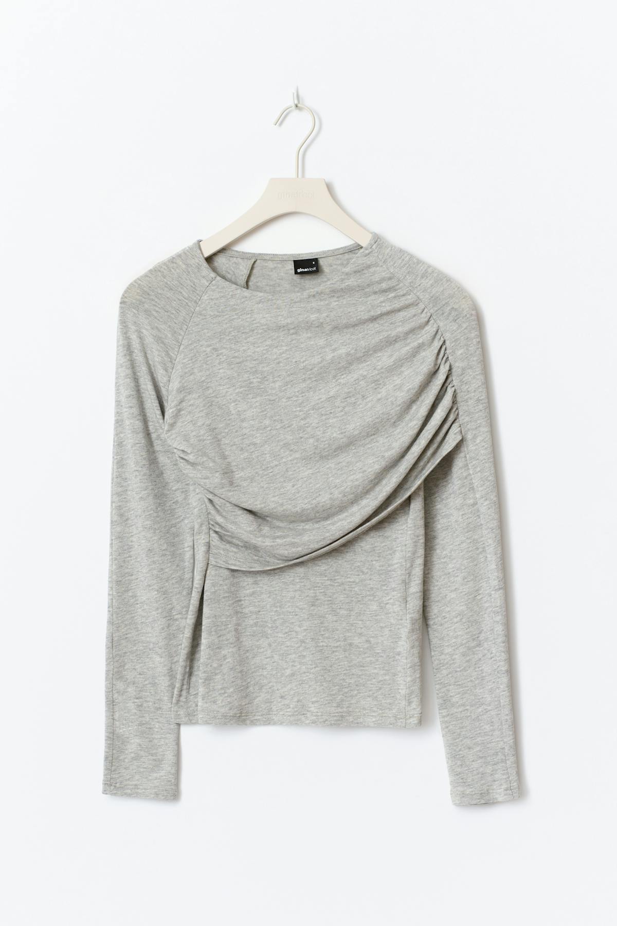 Ruched drapy top