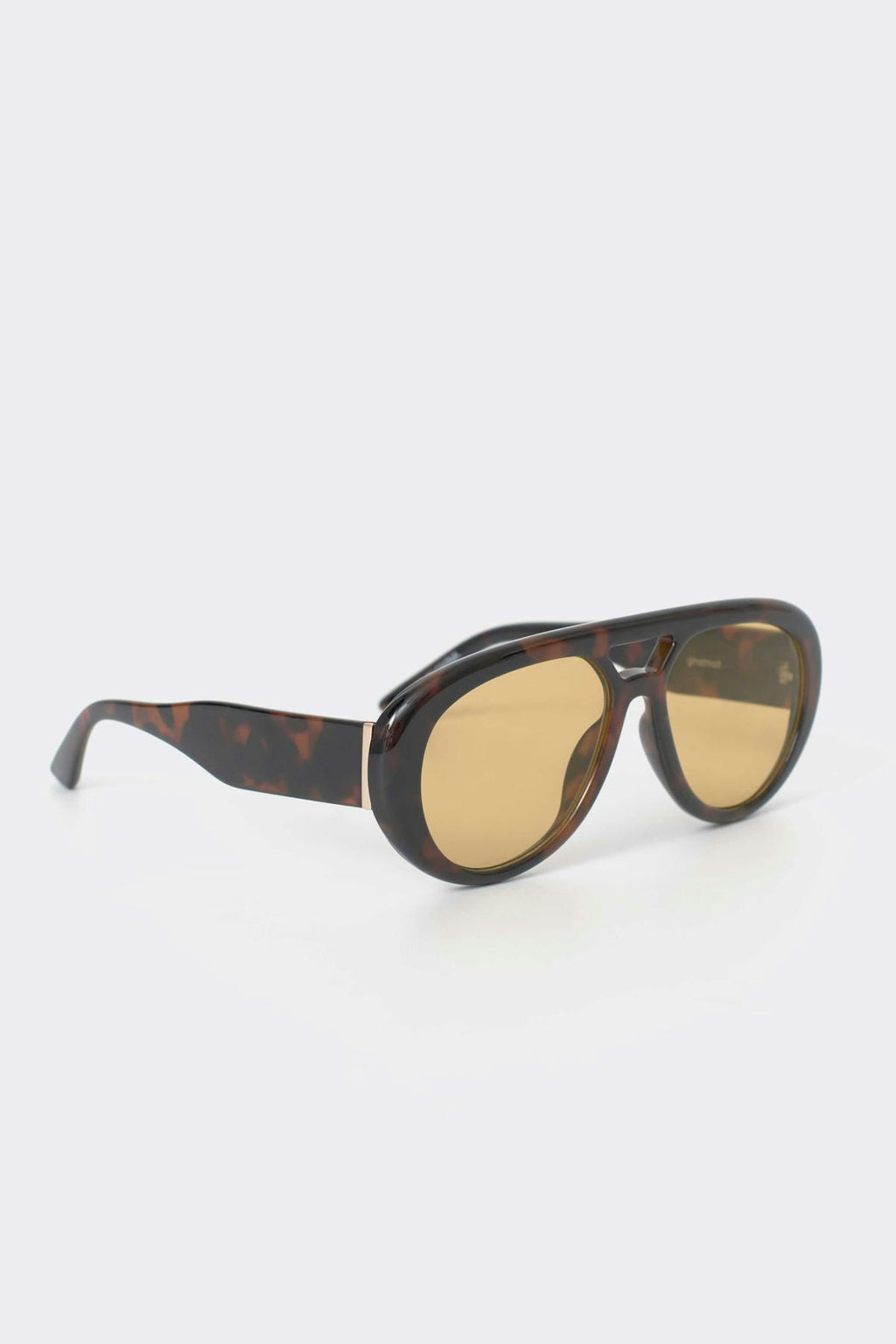 Bold aviator sunglasses