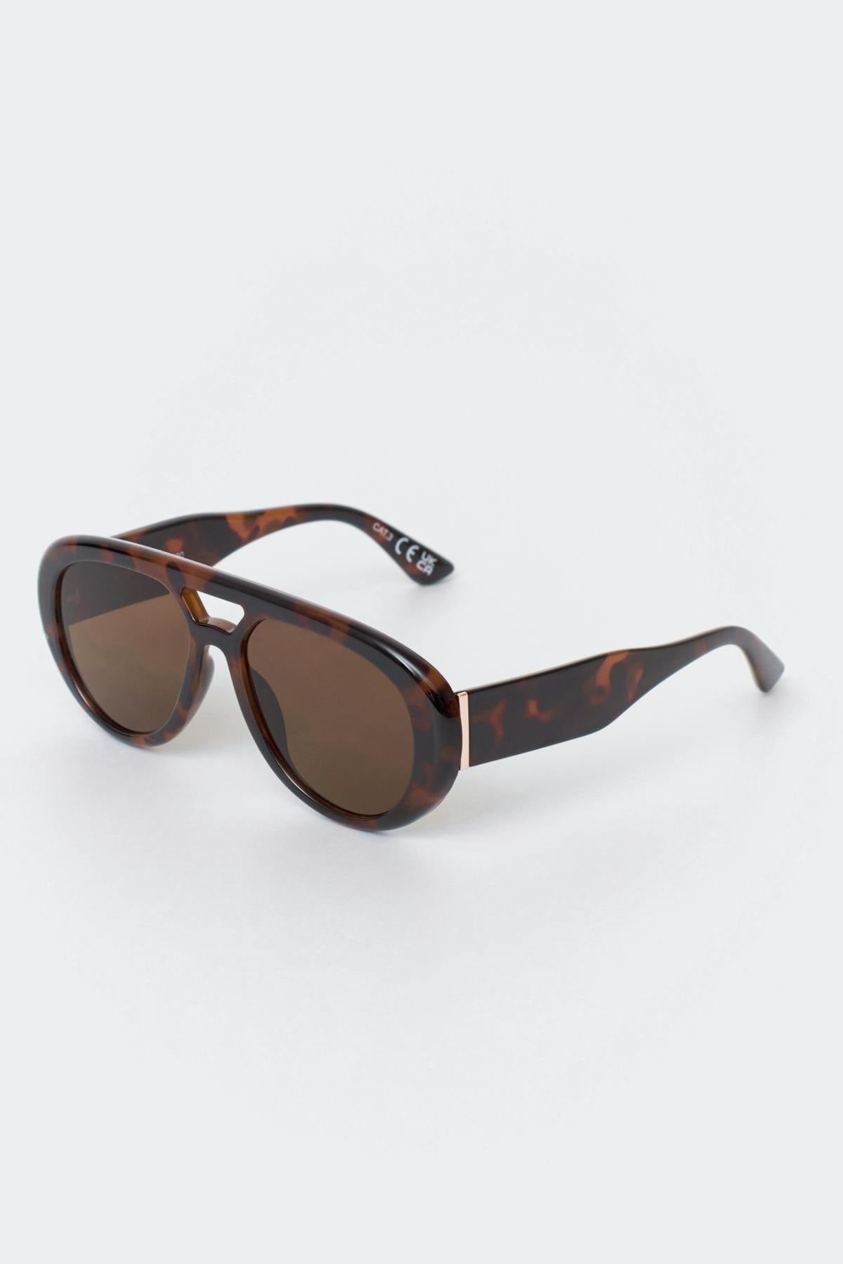 Bold aviator sunglasses