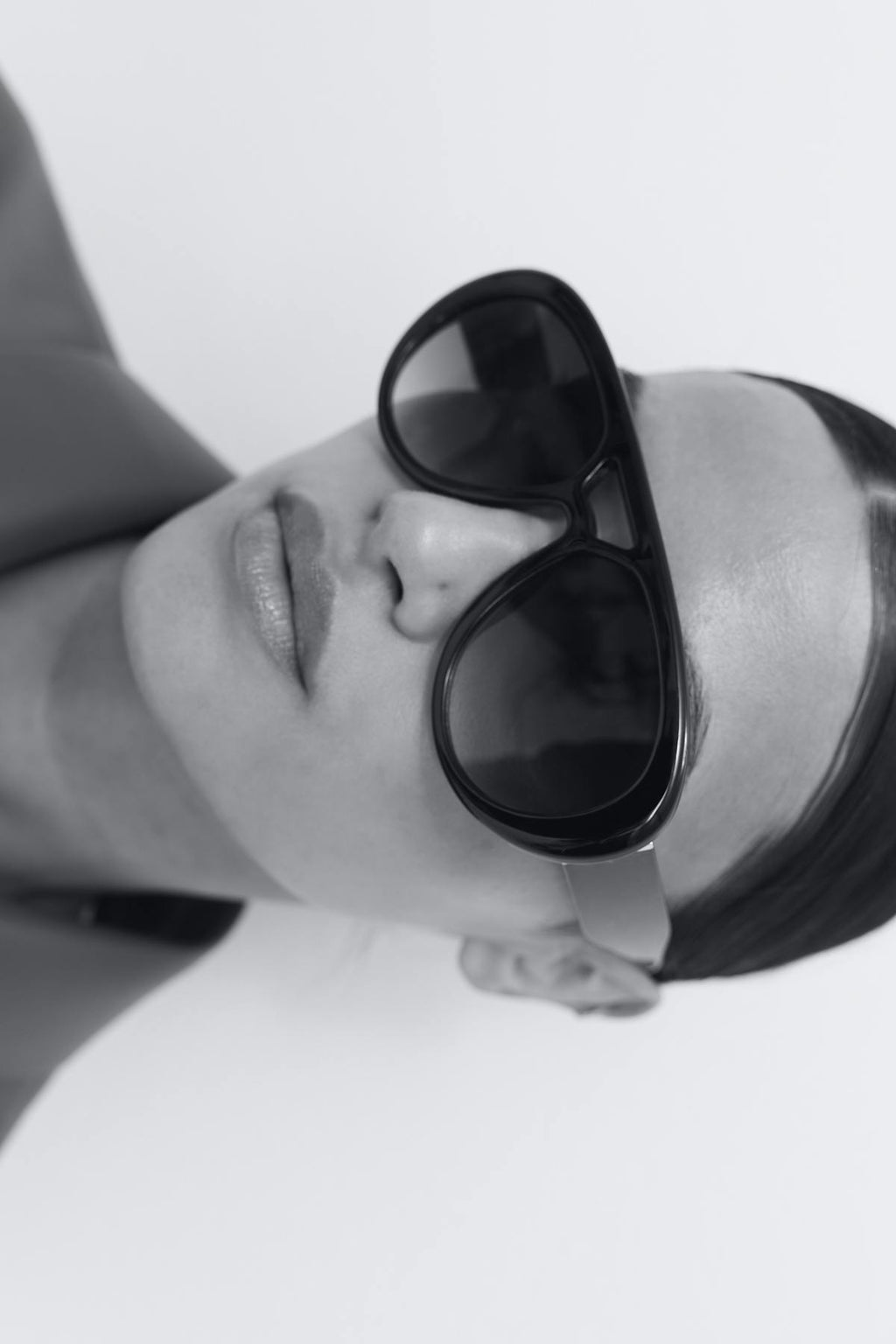 Bold aviator sunglasses
