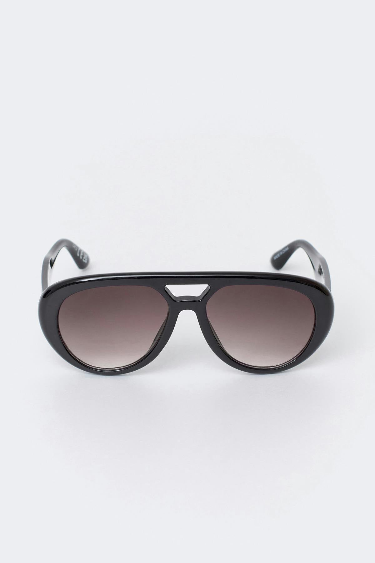 Bold aviator sunglasses
