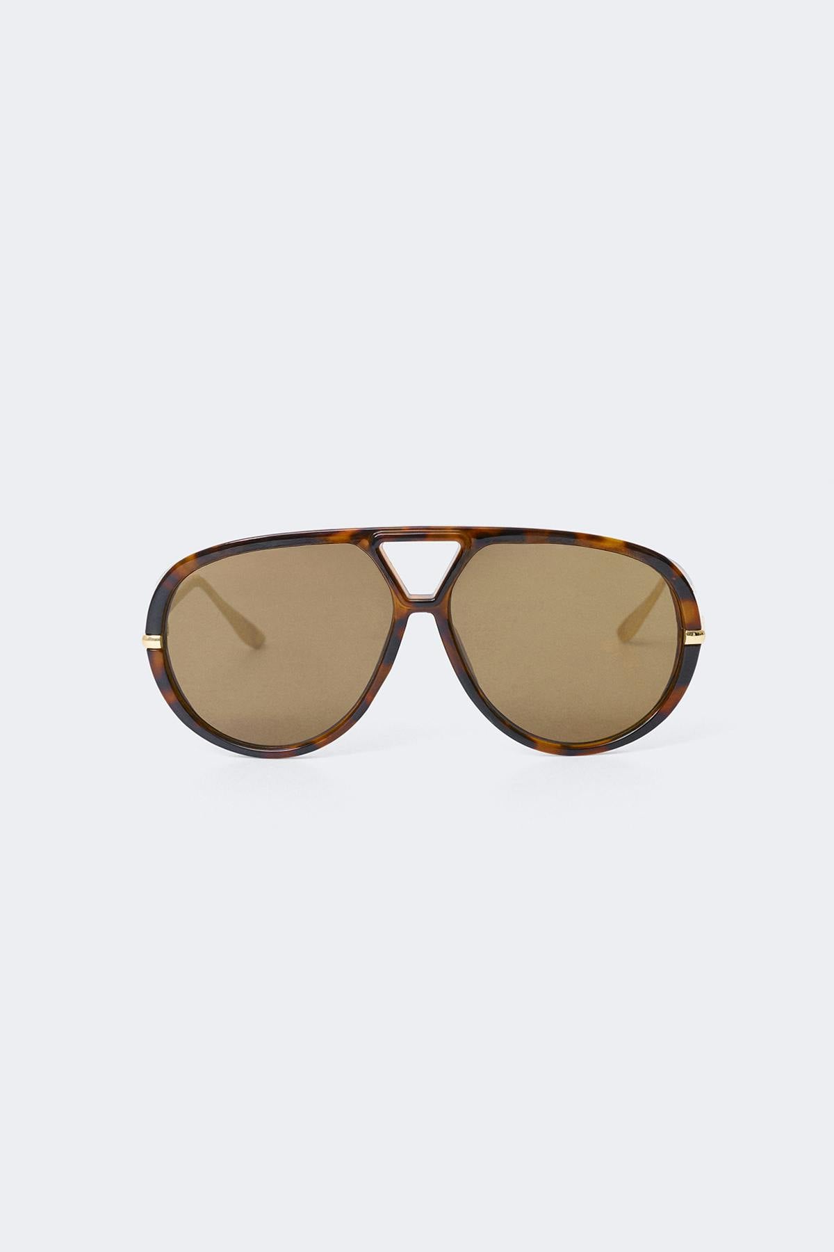Bold aviator sunglasses
