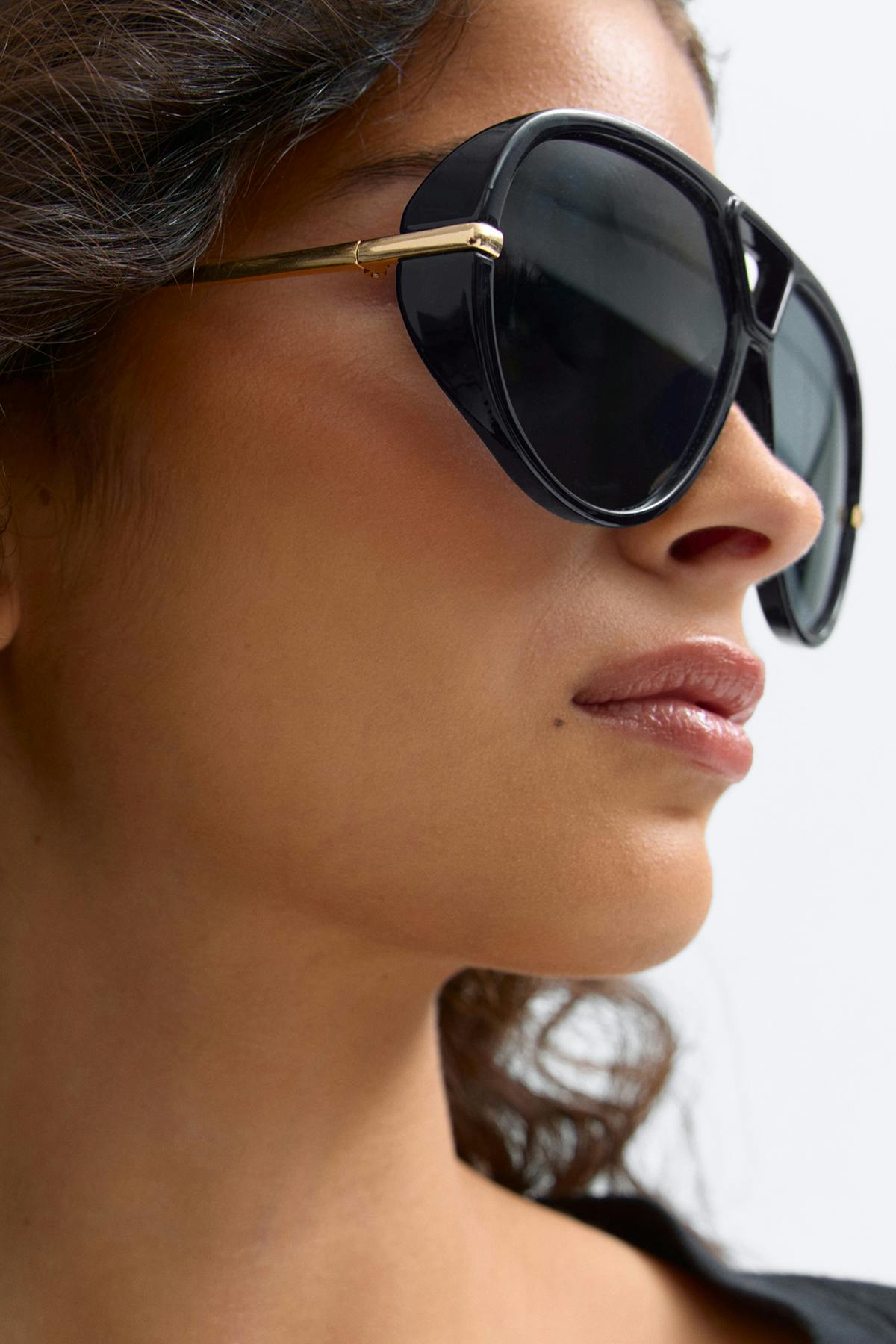 Bold aviator sunglasses
