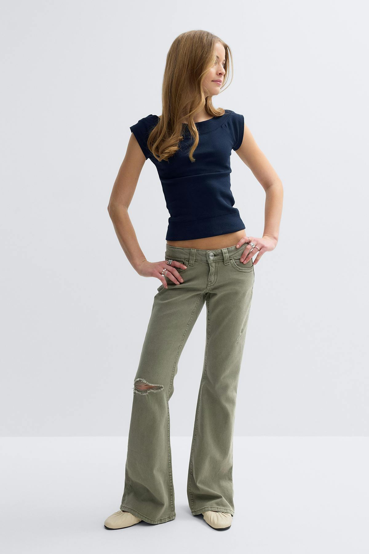 Y one knee destroy jeans