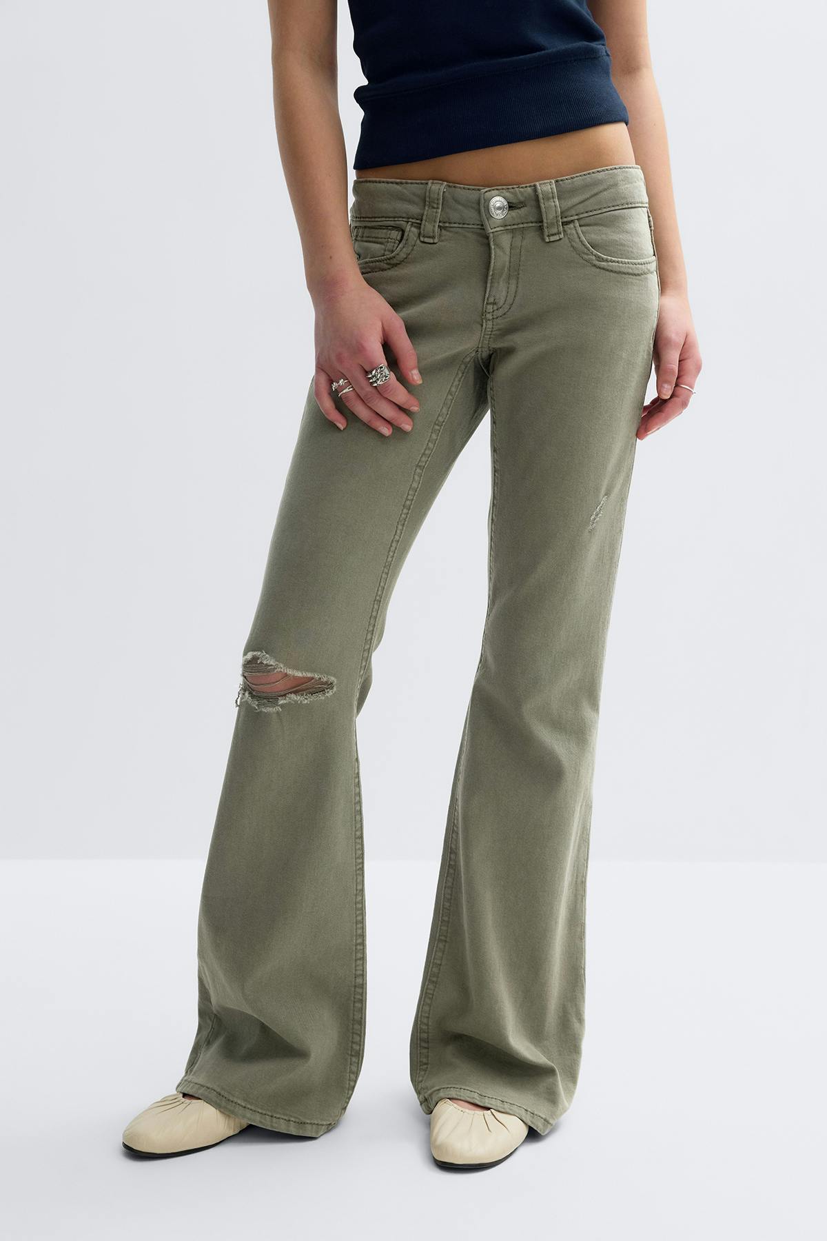 Y one knee destroy jeans