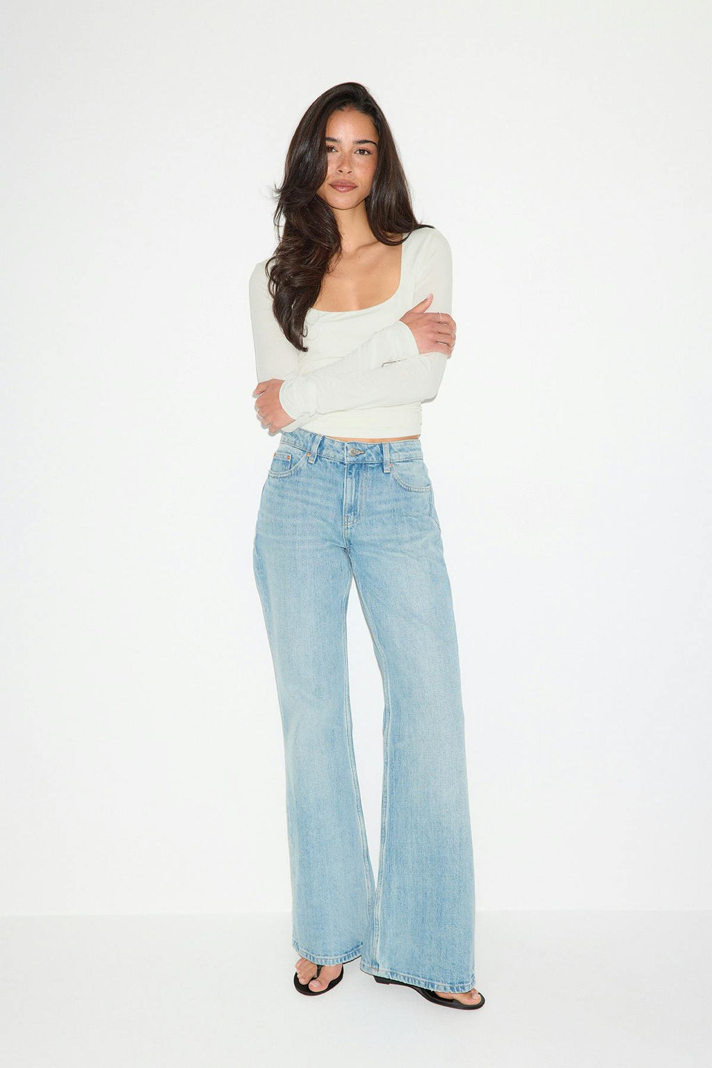 Slim fit scoop neck top