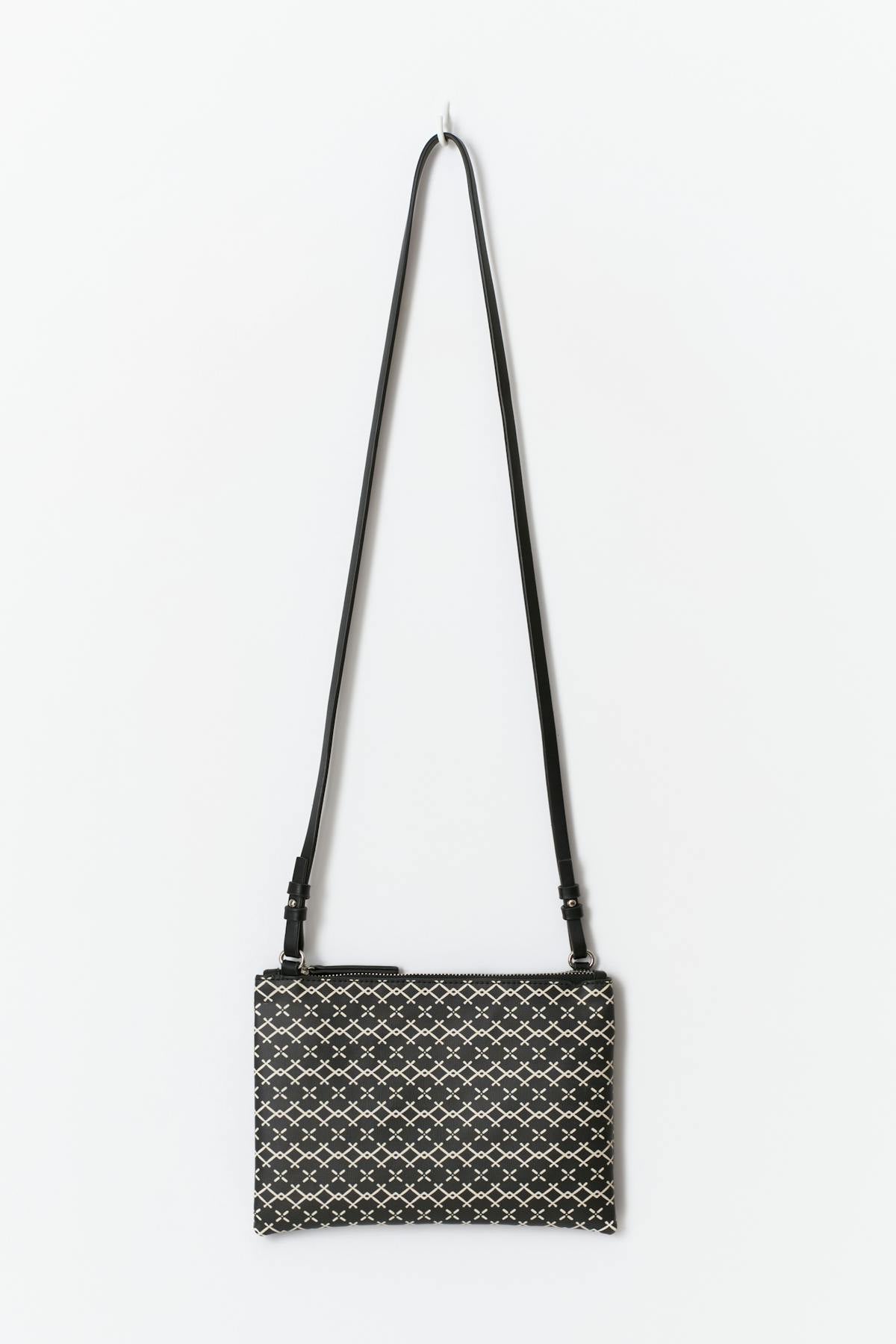 Y clutch bag
