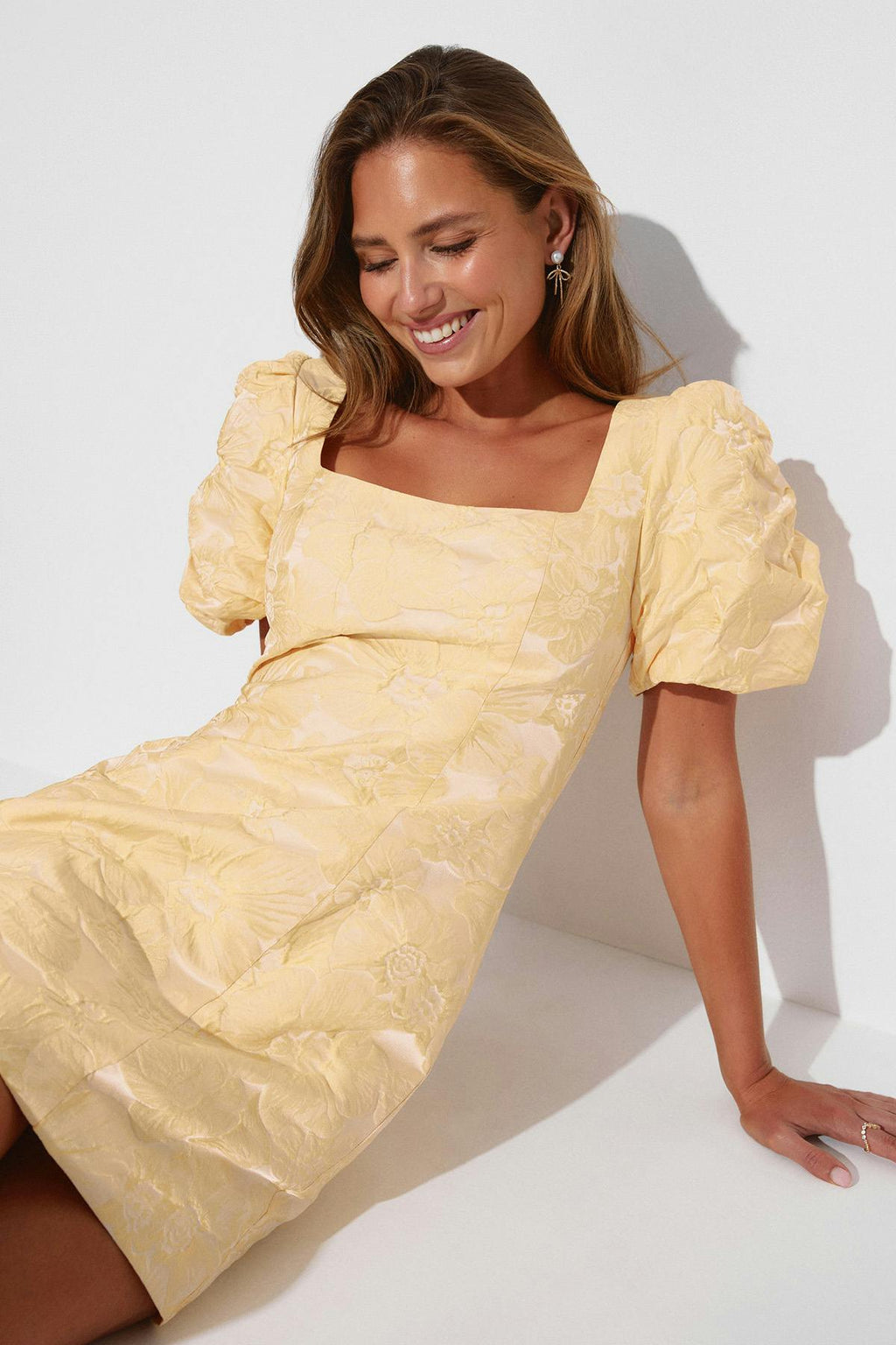 Brocade puffsleeve mini dress