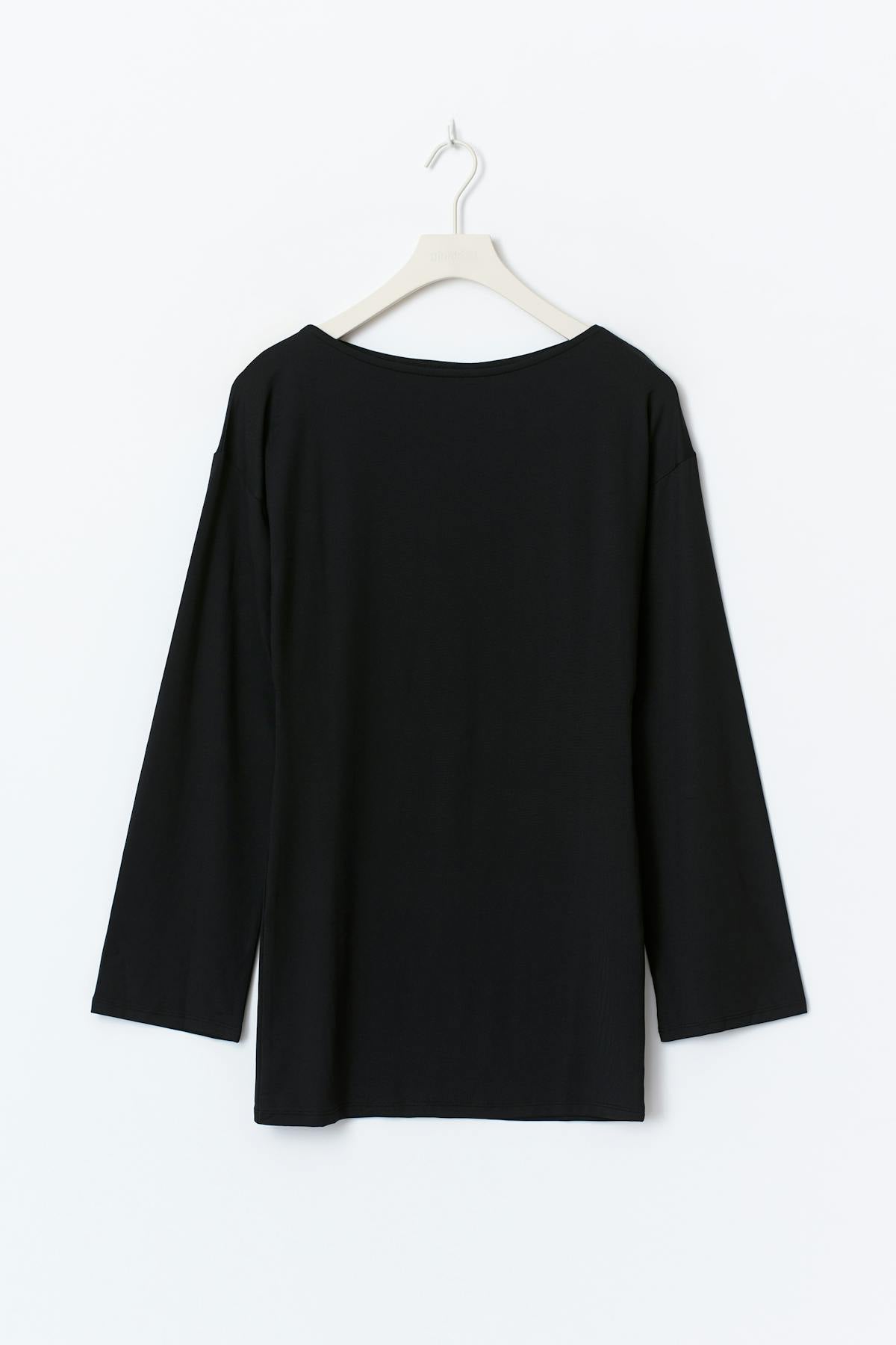 Y shaped long sleeve dress