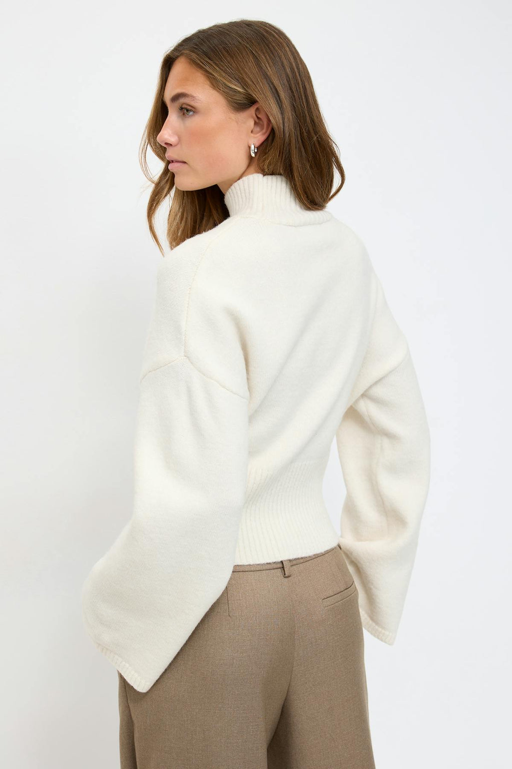 Funnel neck knitted sweater