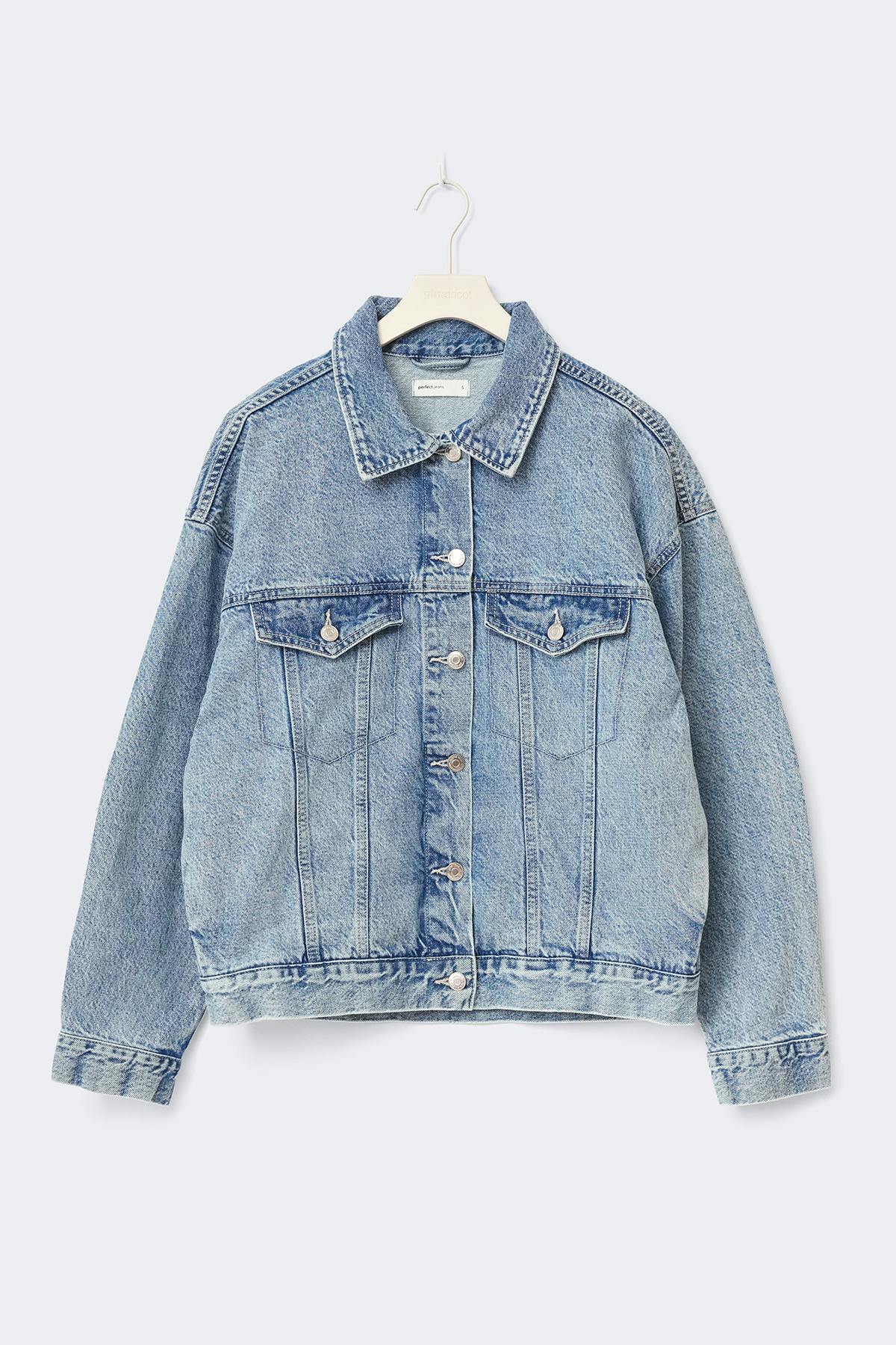 Loose denim jacket