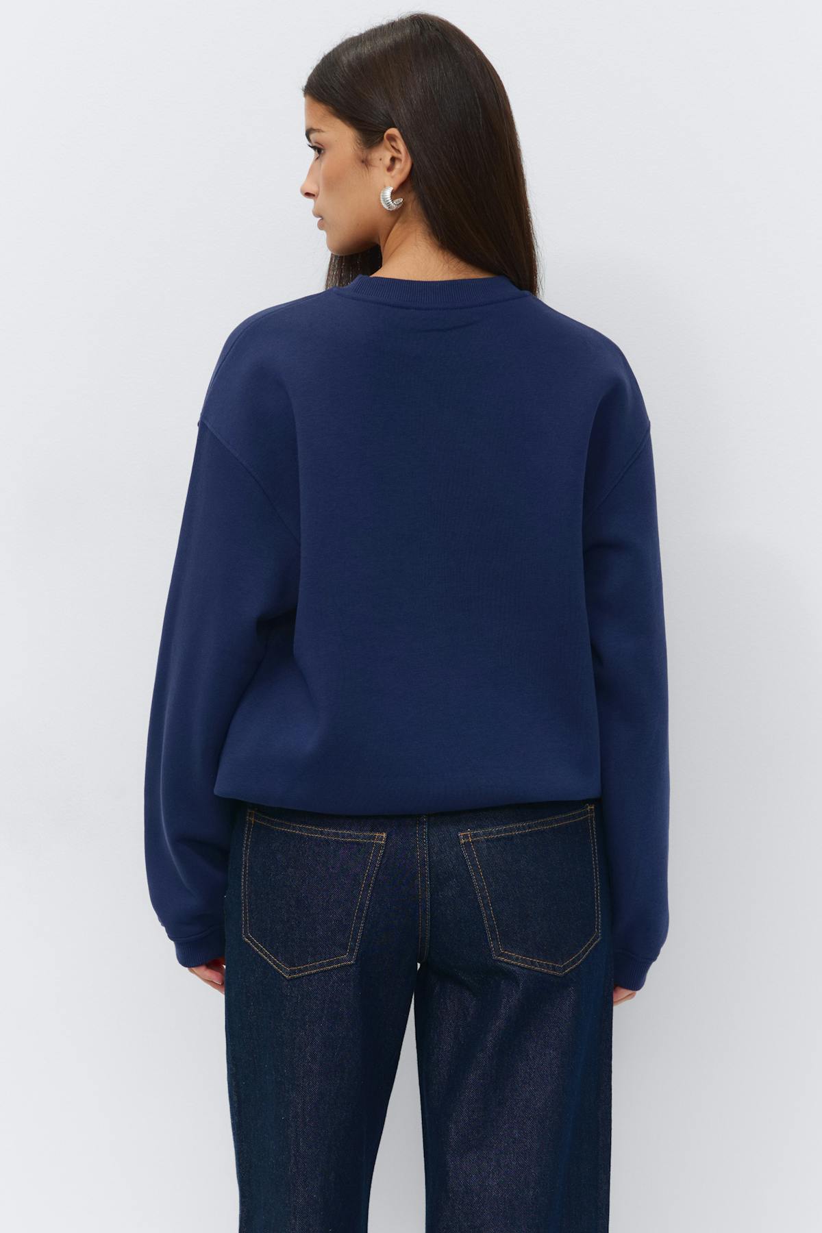 Crewneck versatile sweater