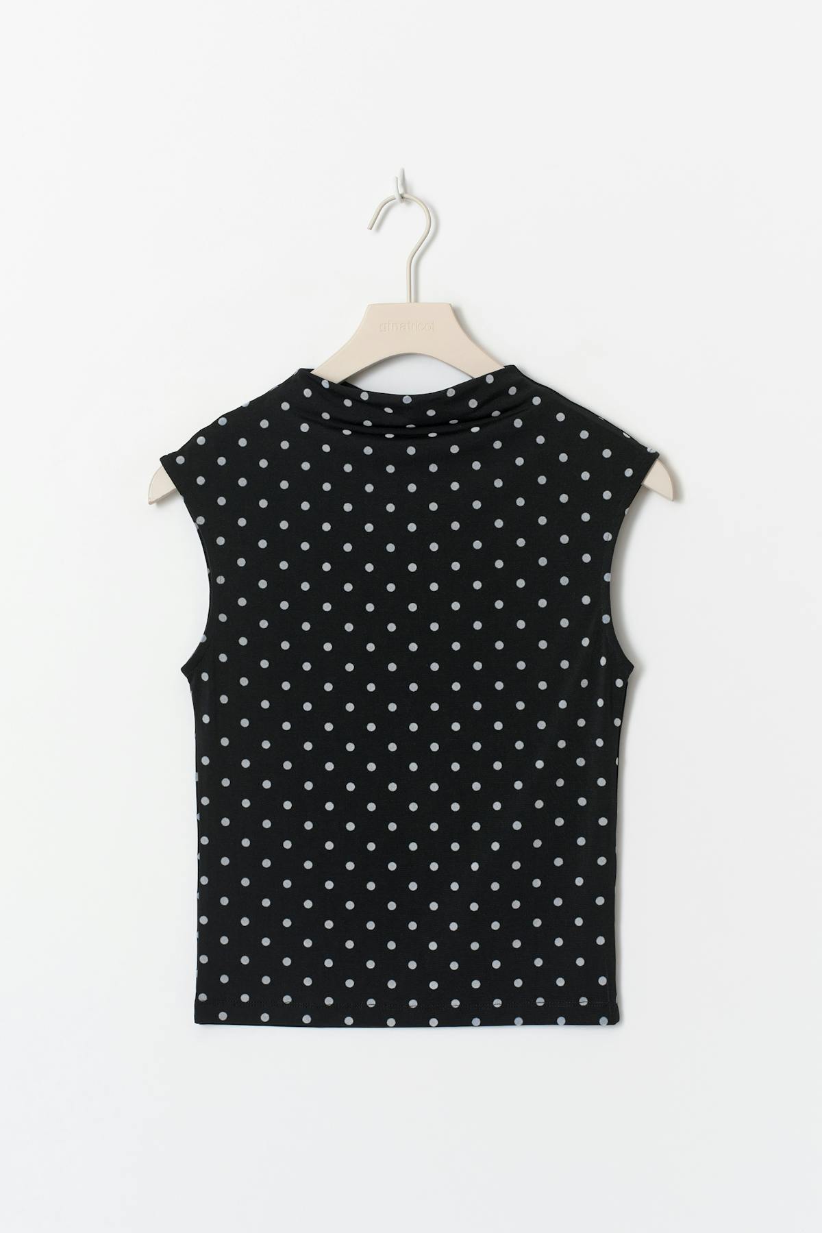 Dot funnel neck top