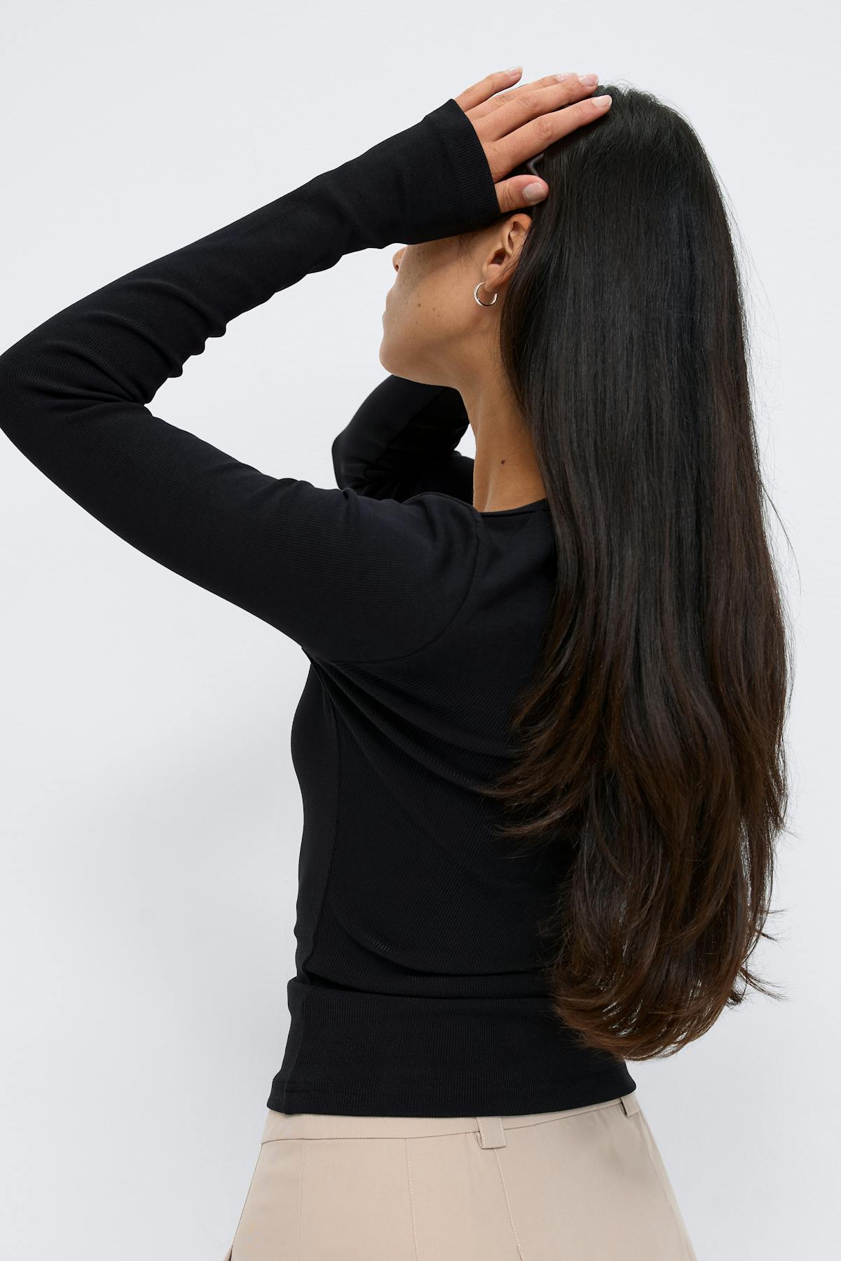 Super stretch scoop neck top