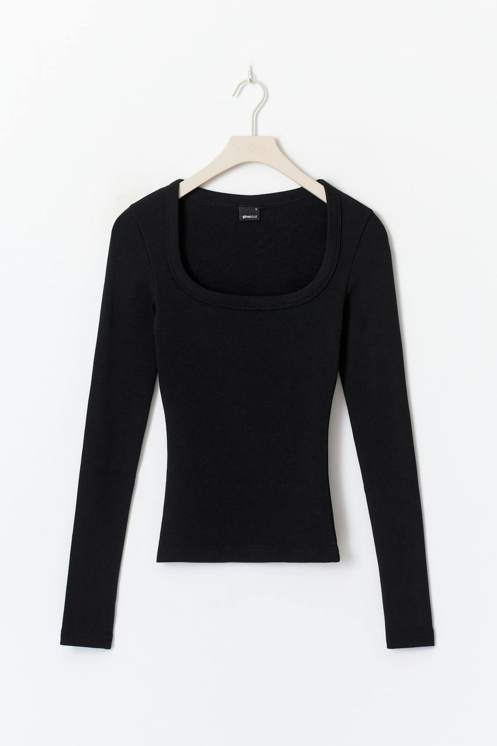 Super stretch scoop neck top