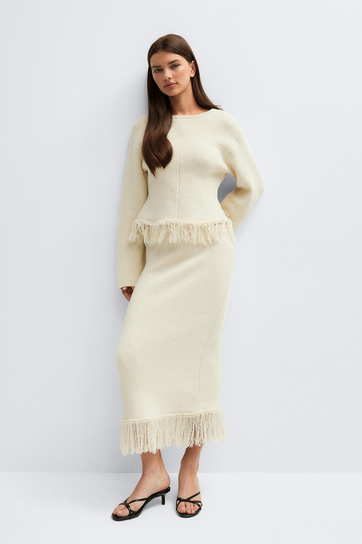 Knitted fringe skirt