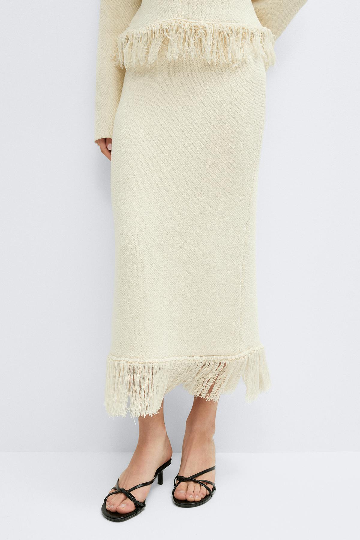 Knitted fringe skirt